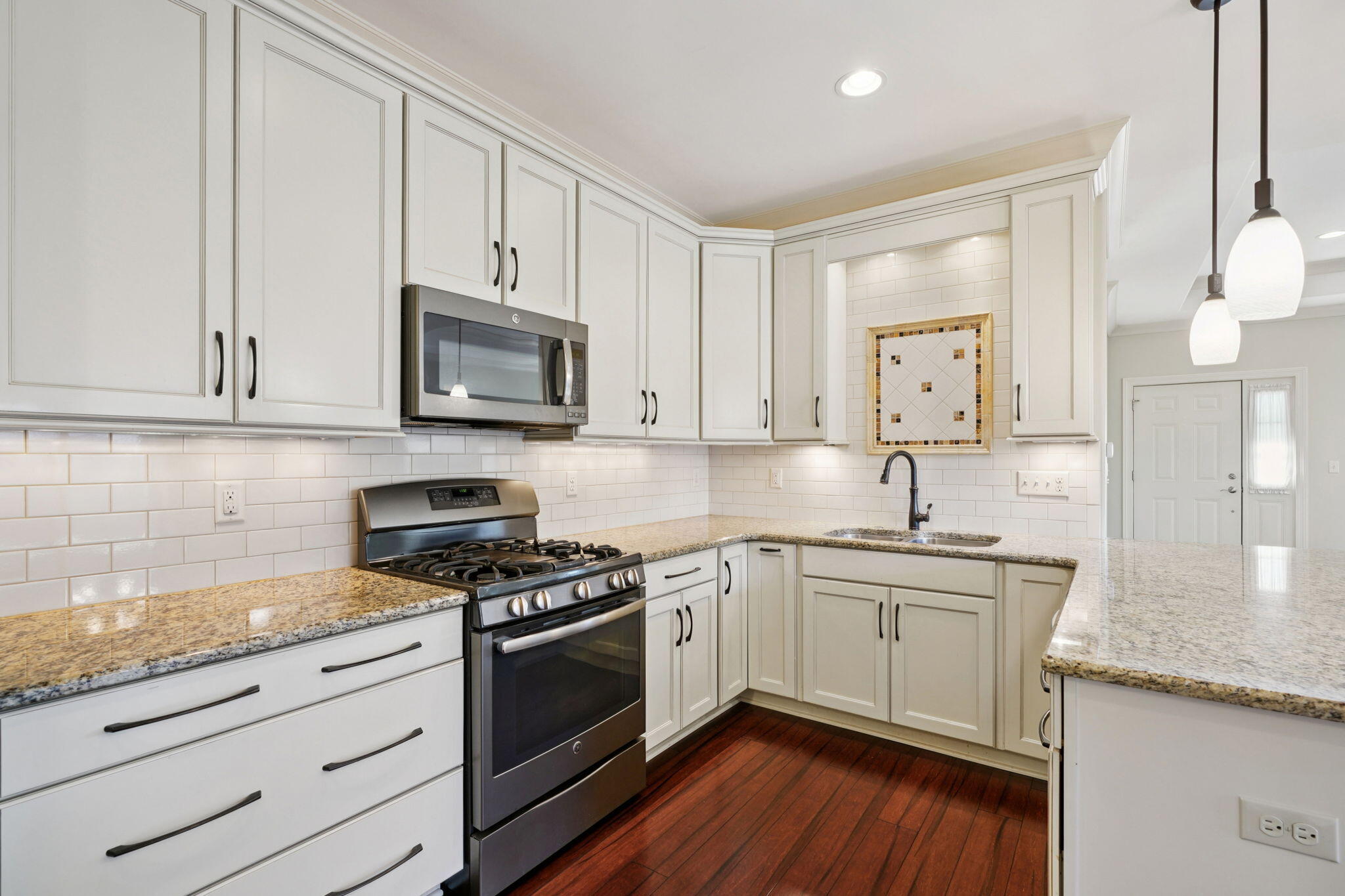 656 Baker St