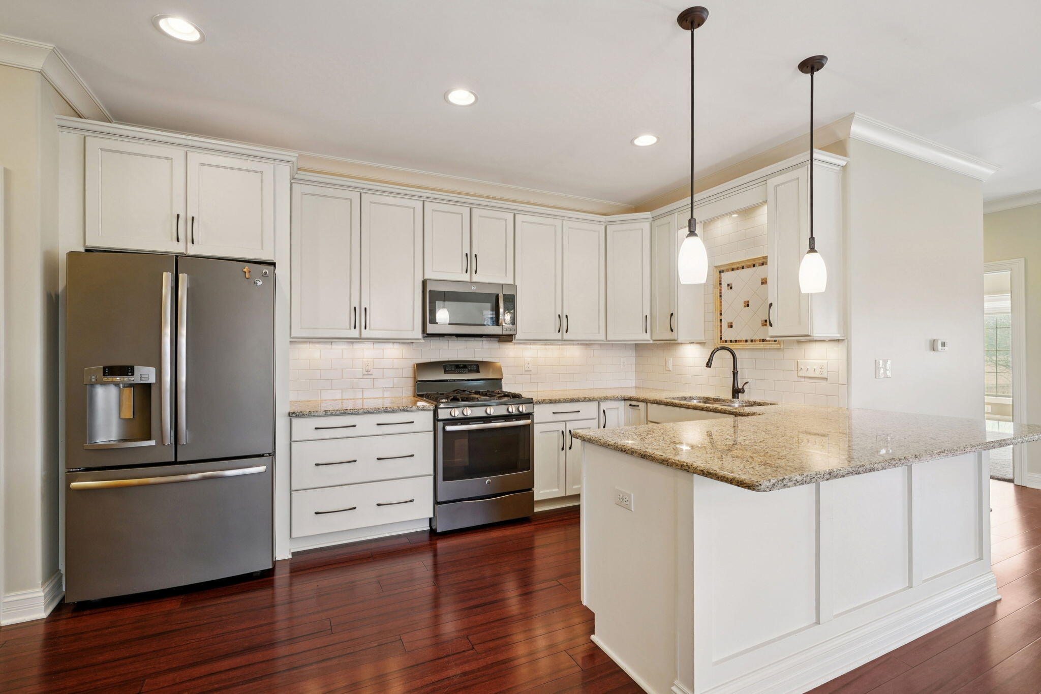 656 Baker St