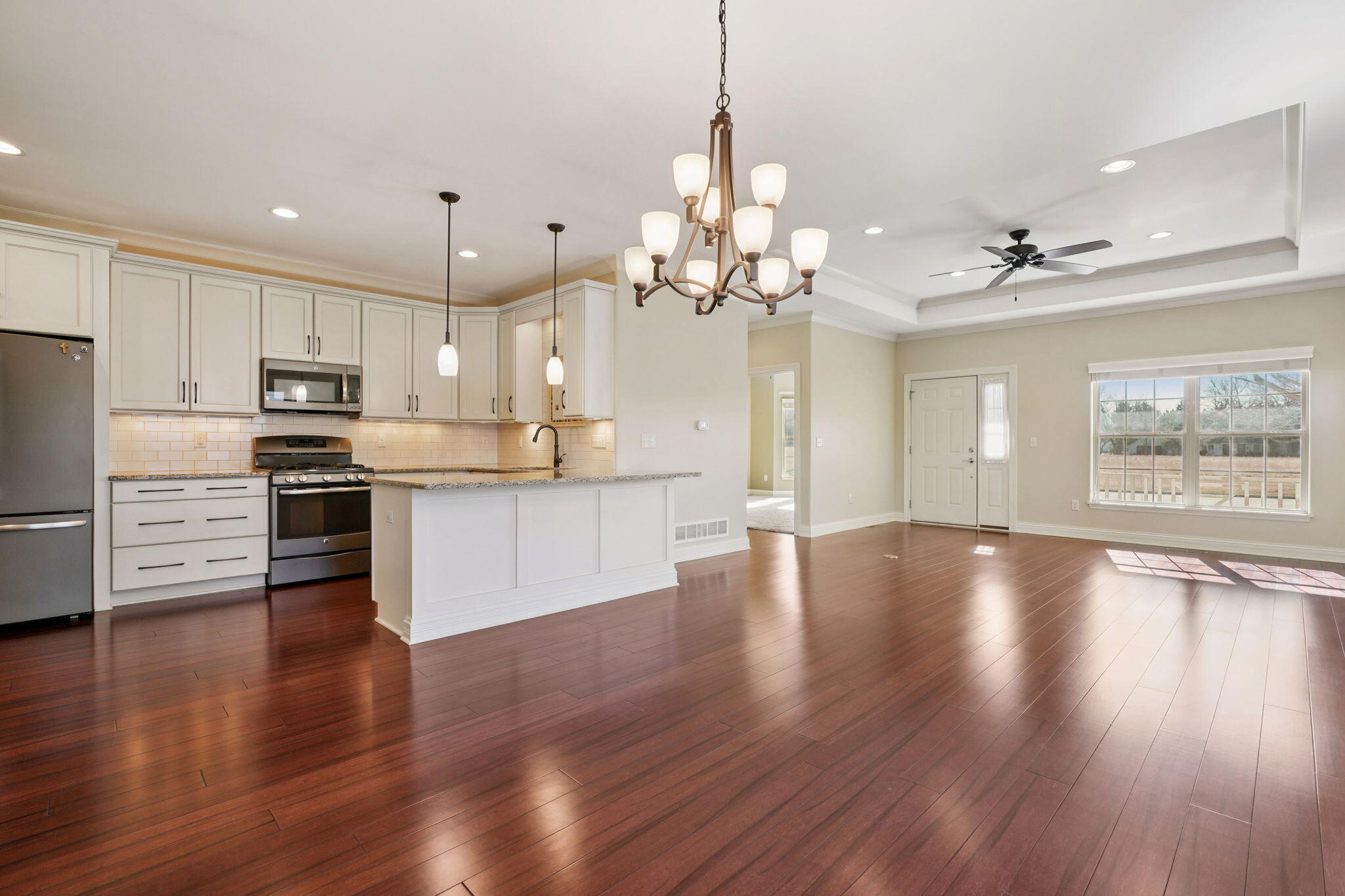656 Baker St
