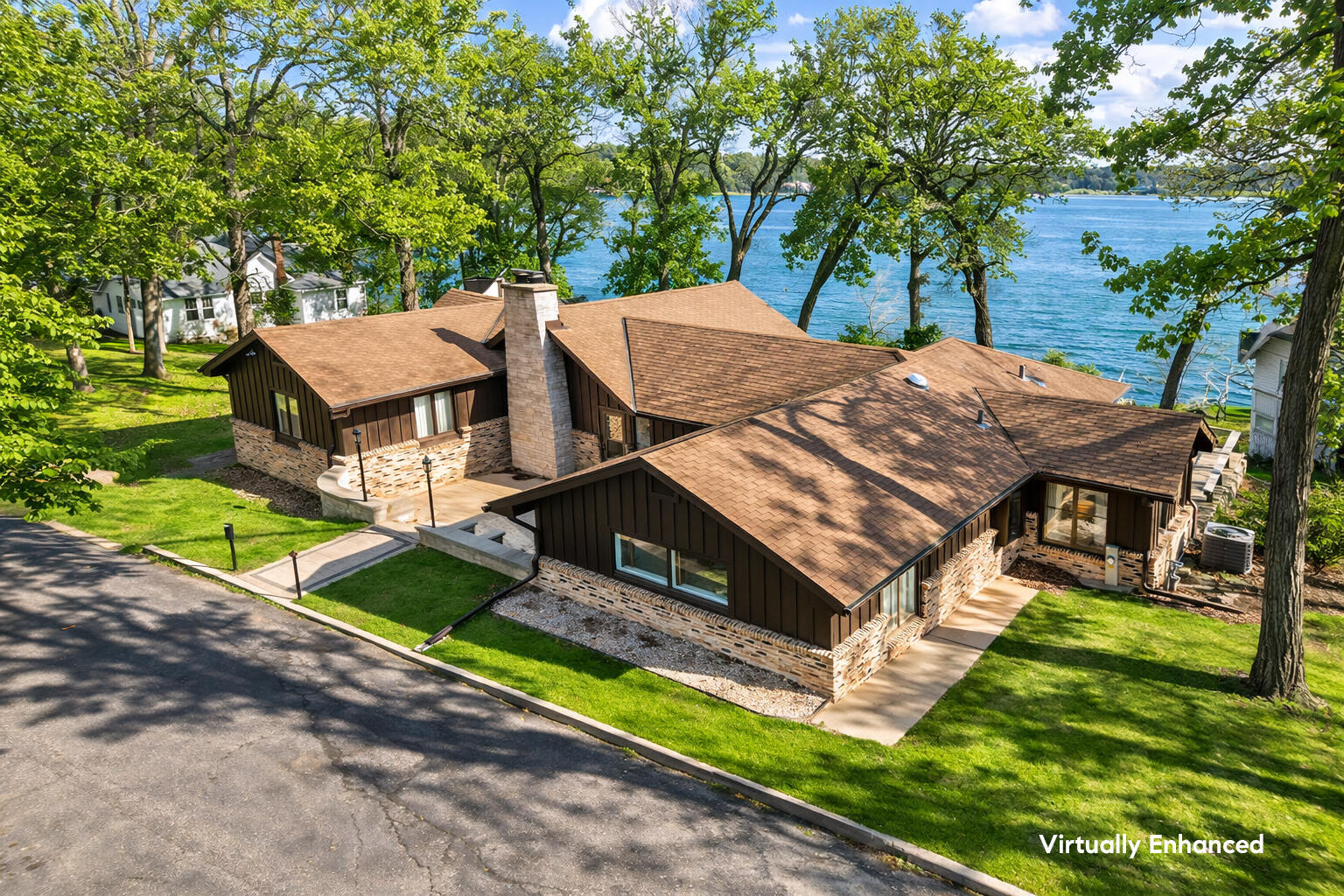 2572 North Shore Dr