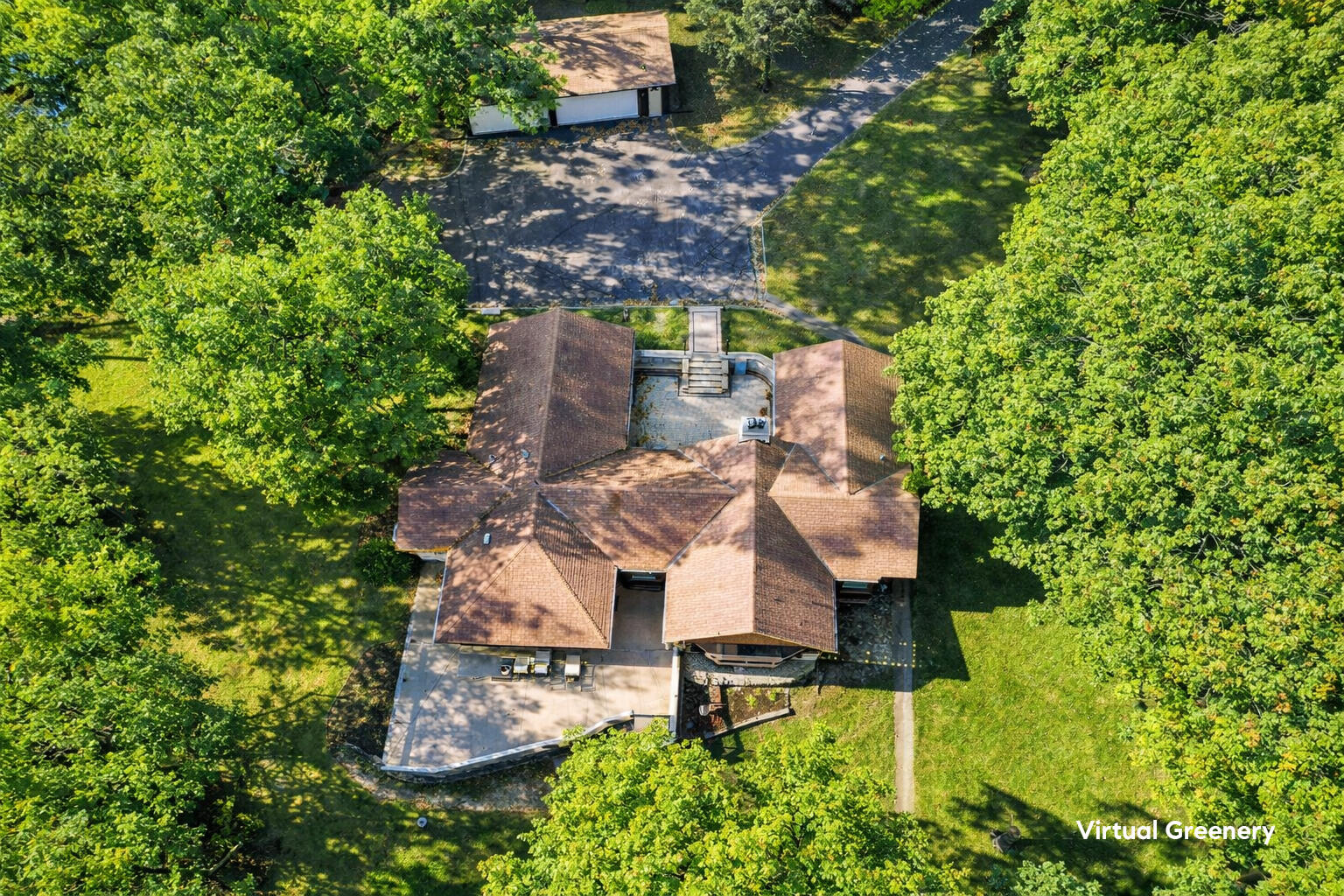 2572 North Shore Dr