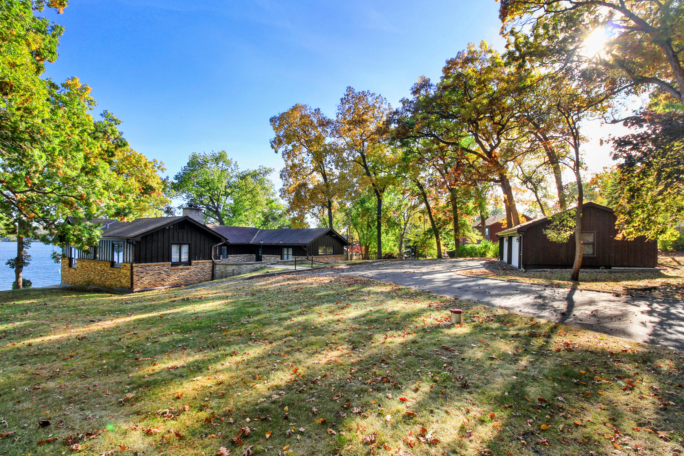 2572 North Shore Dr