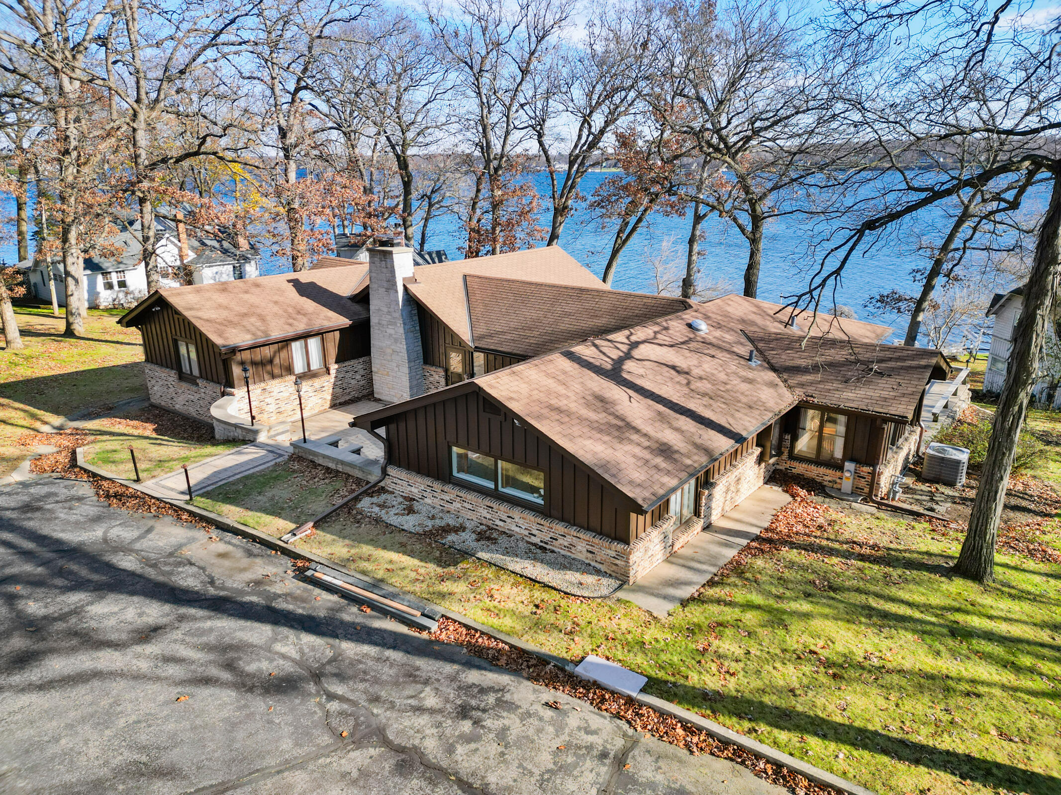 2572 North Shore Dr