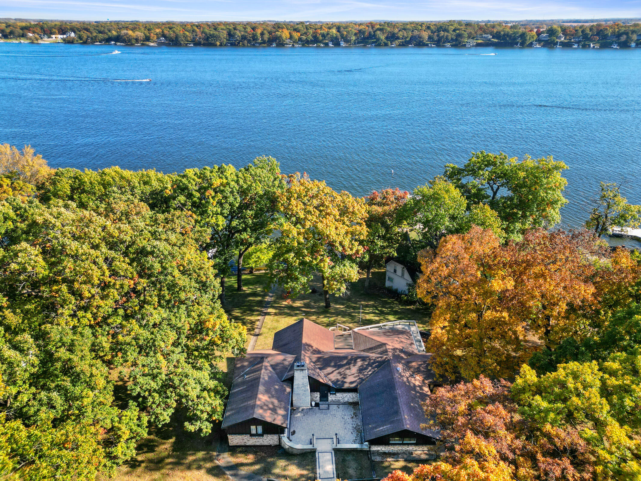 2572 North Shore Dr