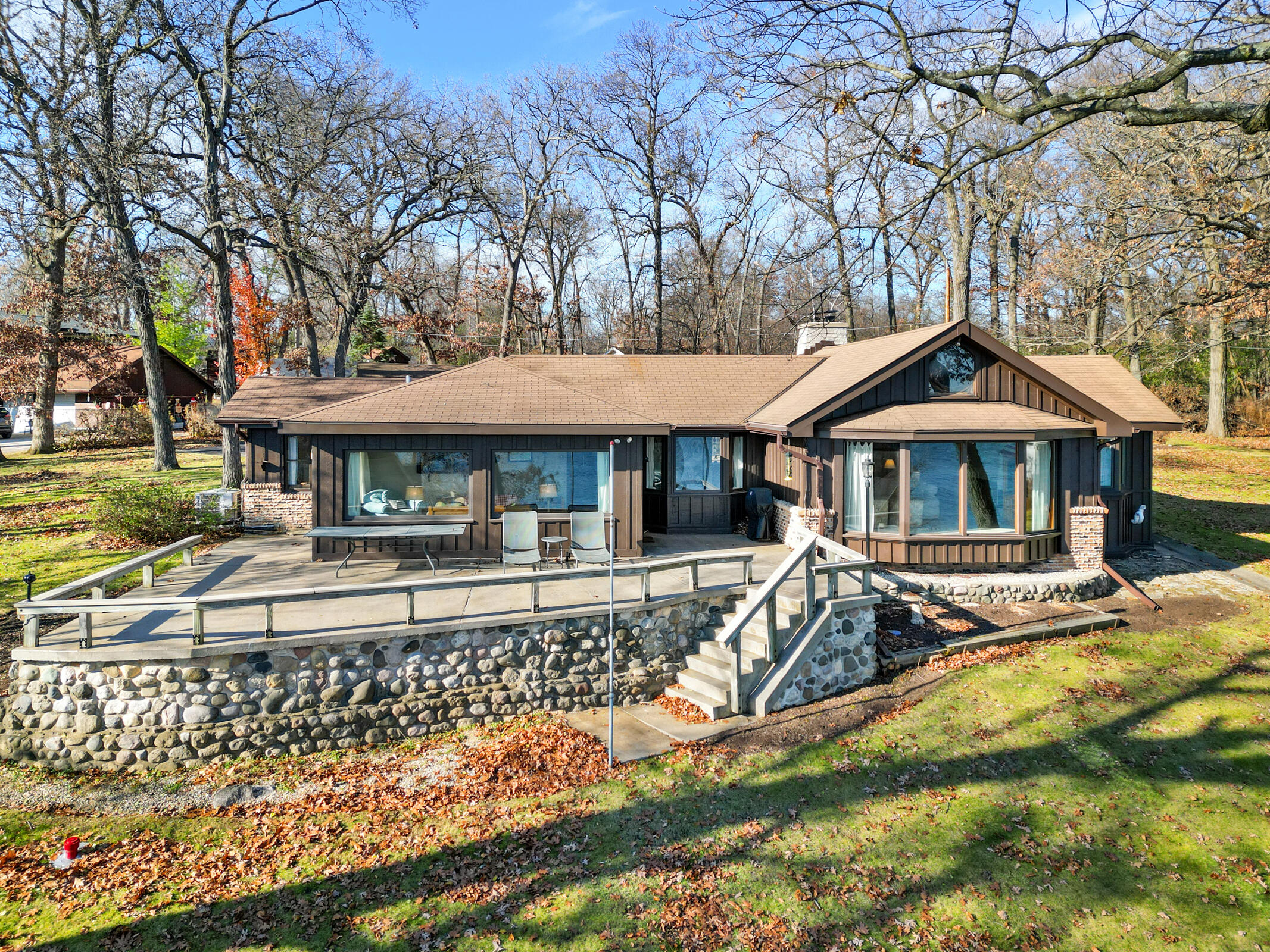 2572 North Shore Dr