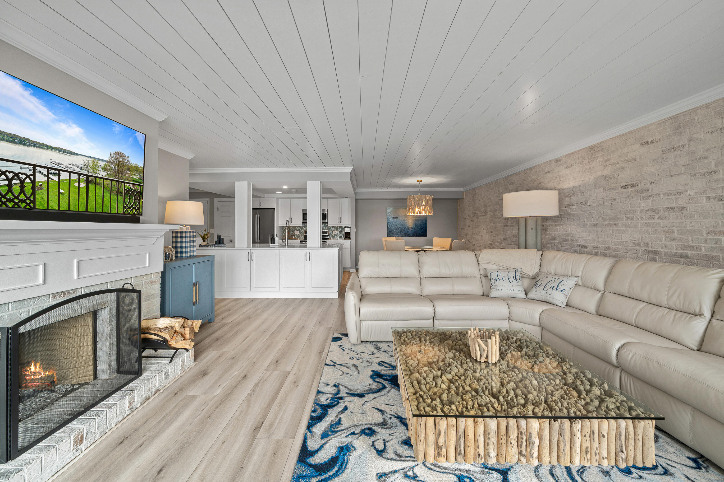 9 S Walworth Ave Unit: 603