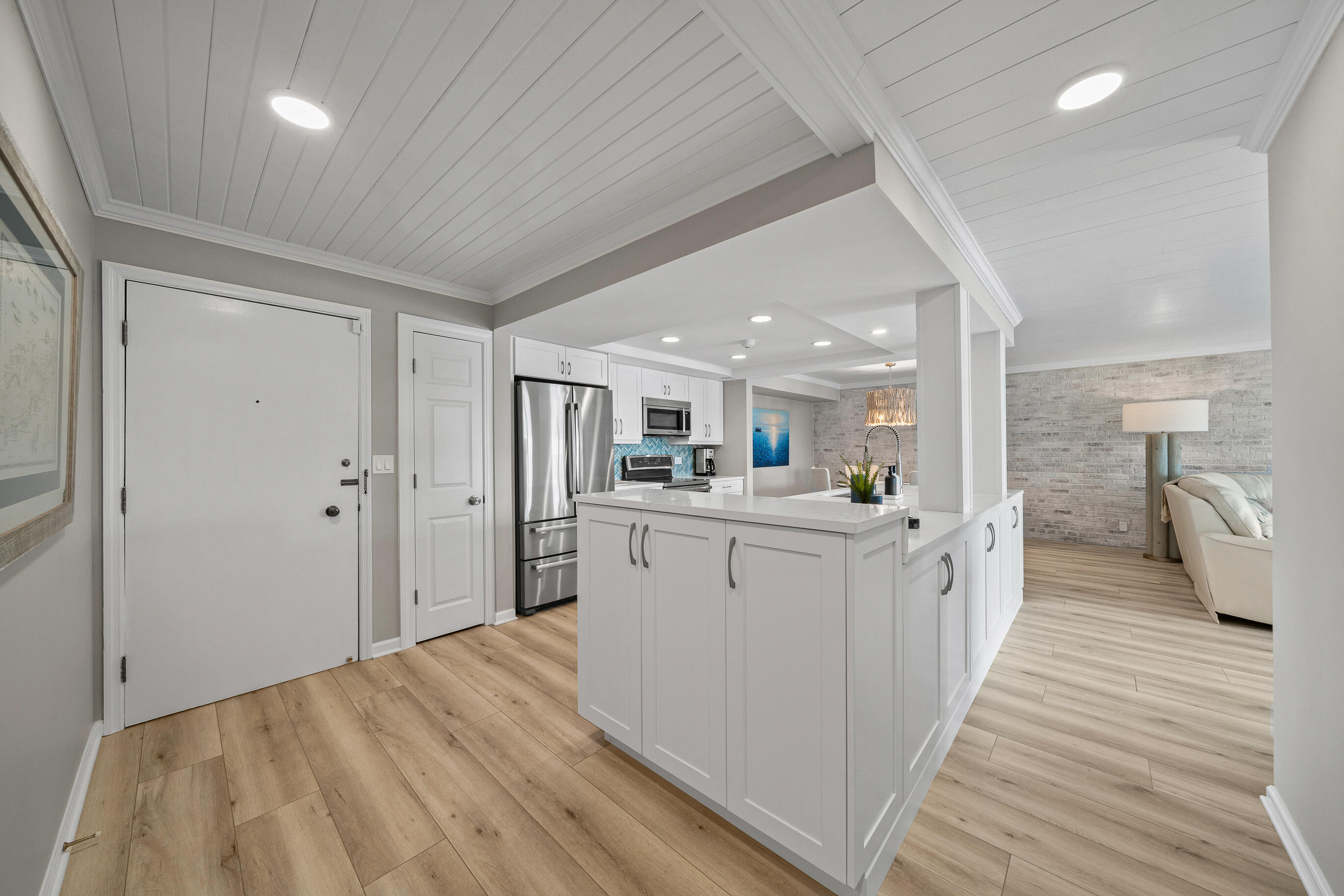 9 S Walworth Ave Unit: 603