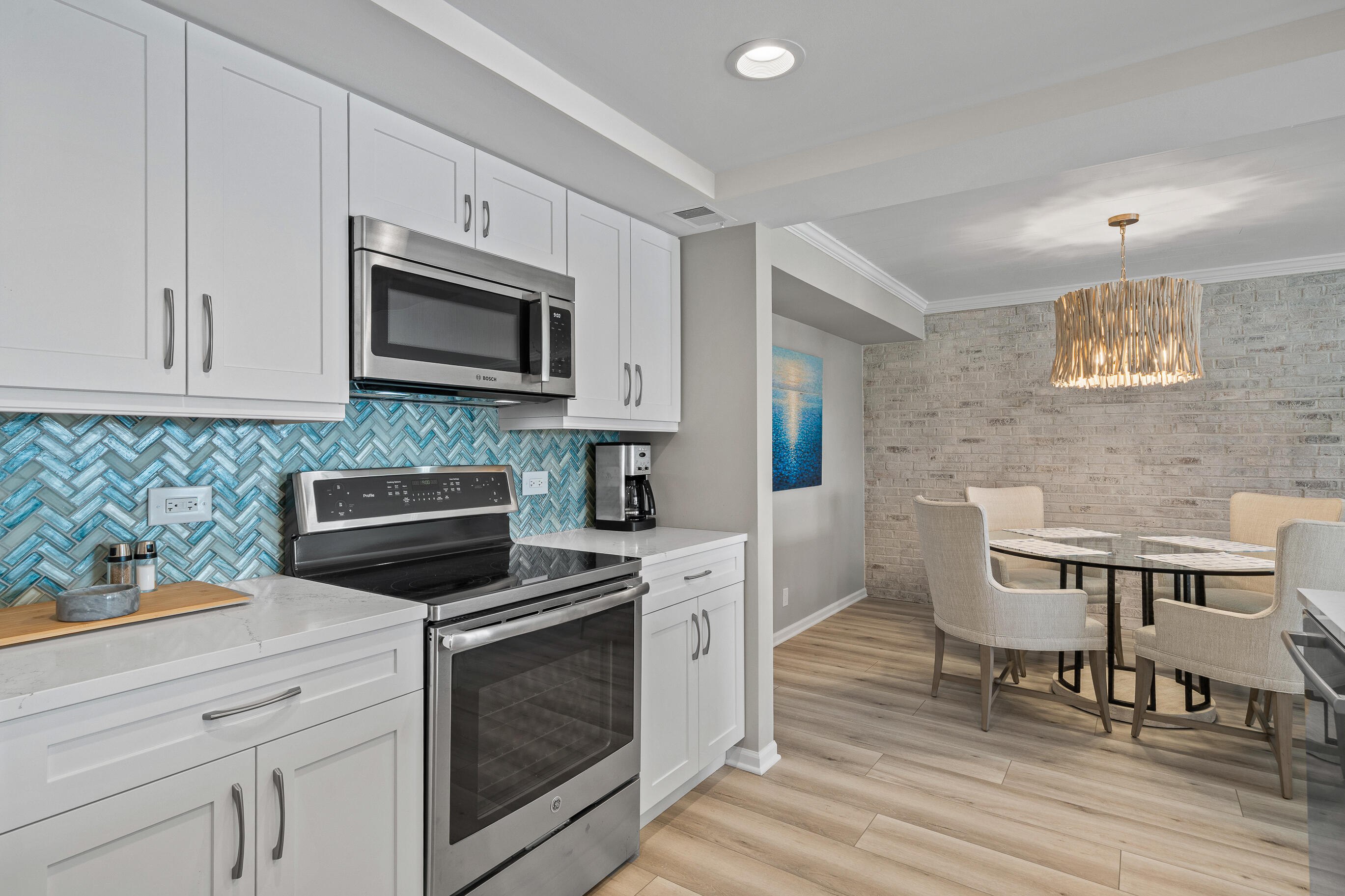 9 S Walworth Ave Unit: 603