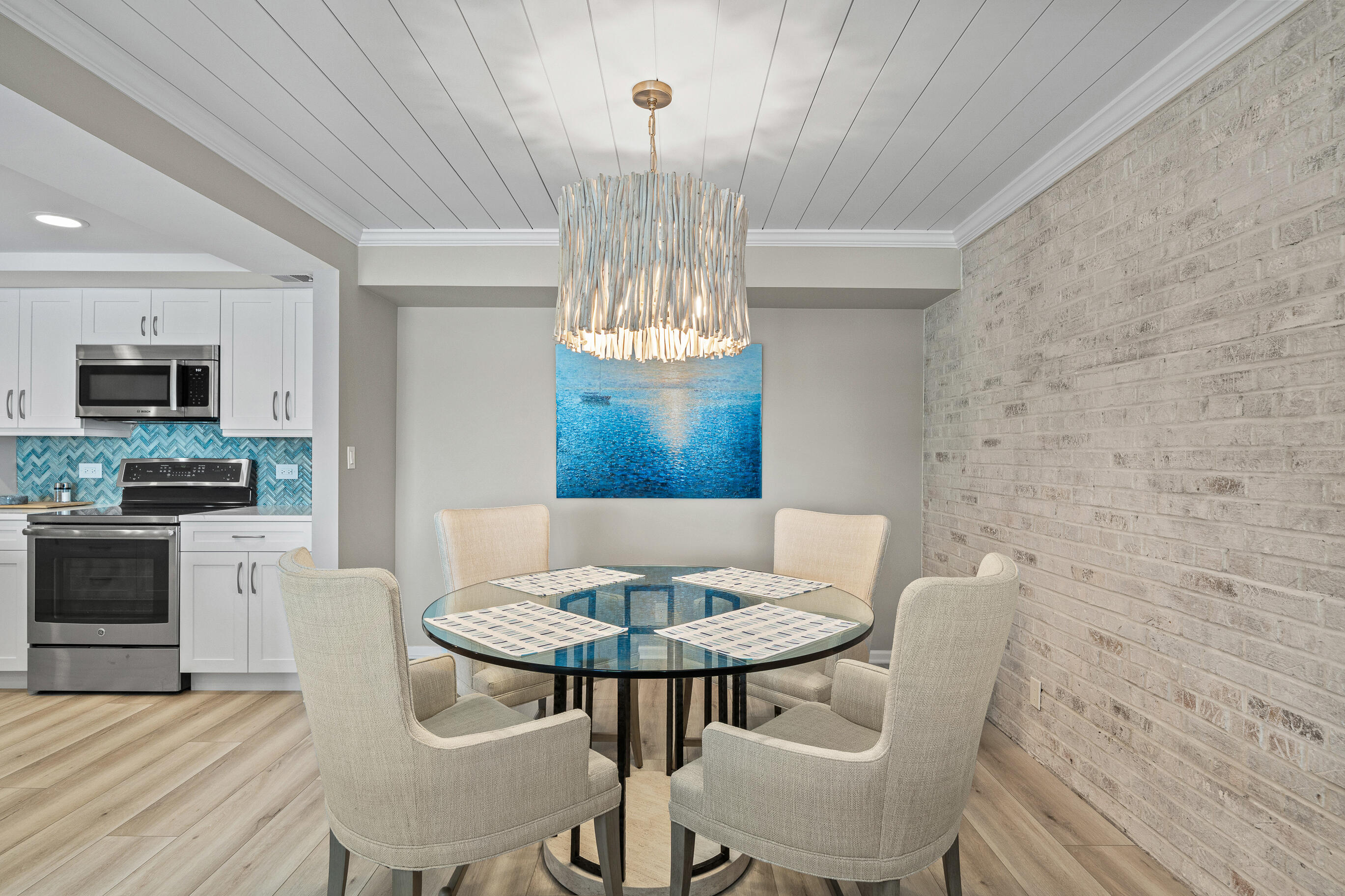 9 S Walworth Ave Unit: 603