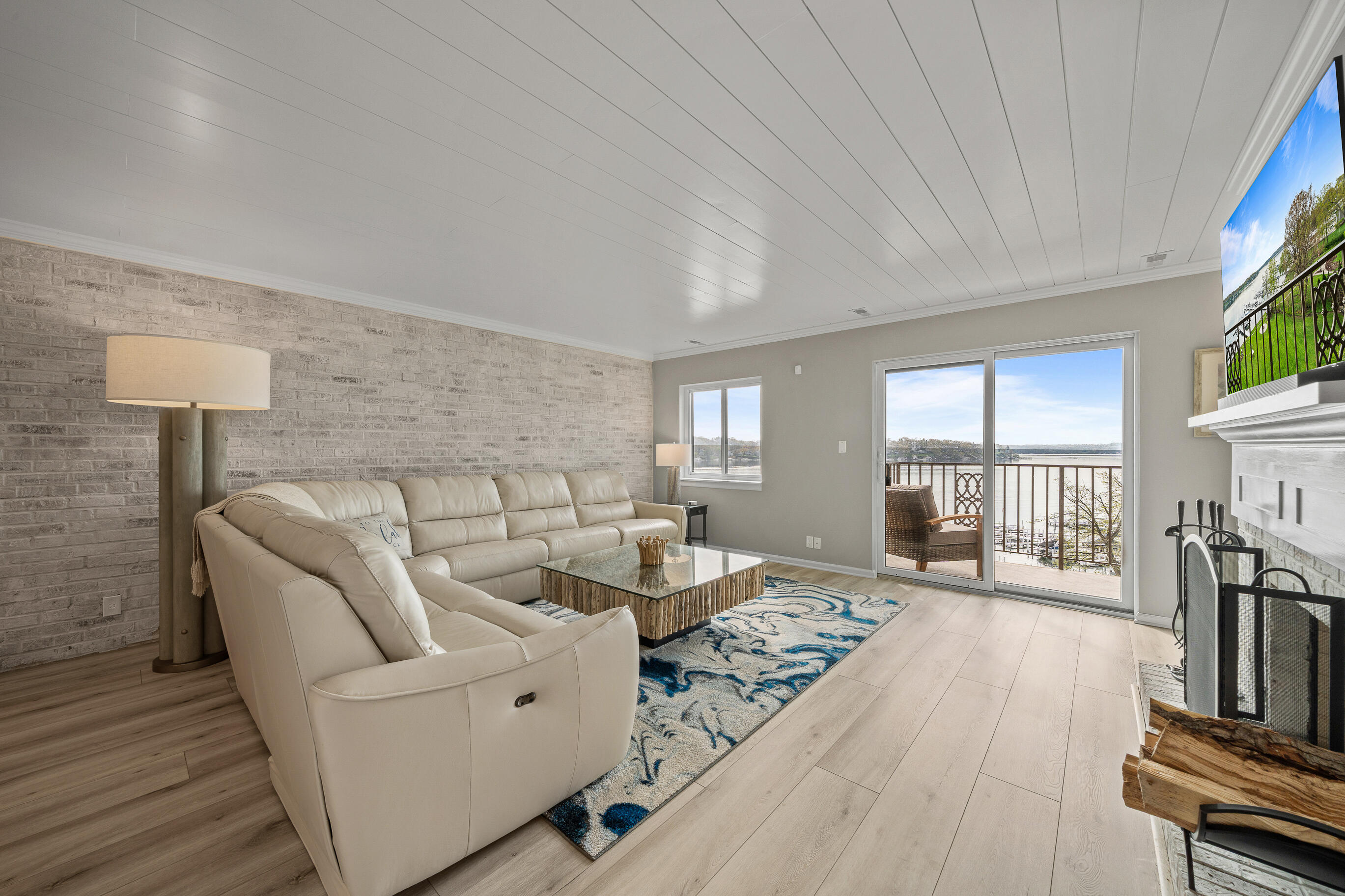 9 S Walworth Ave Unit: 603