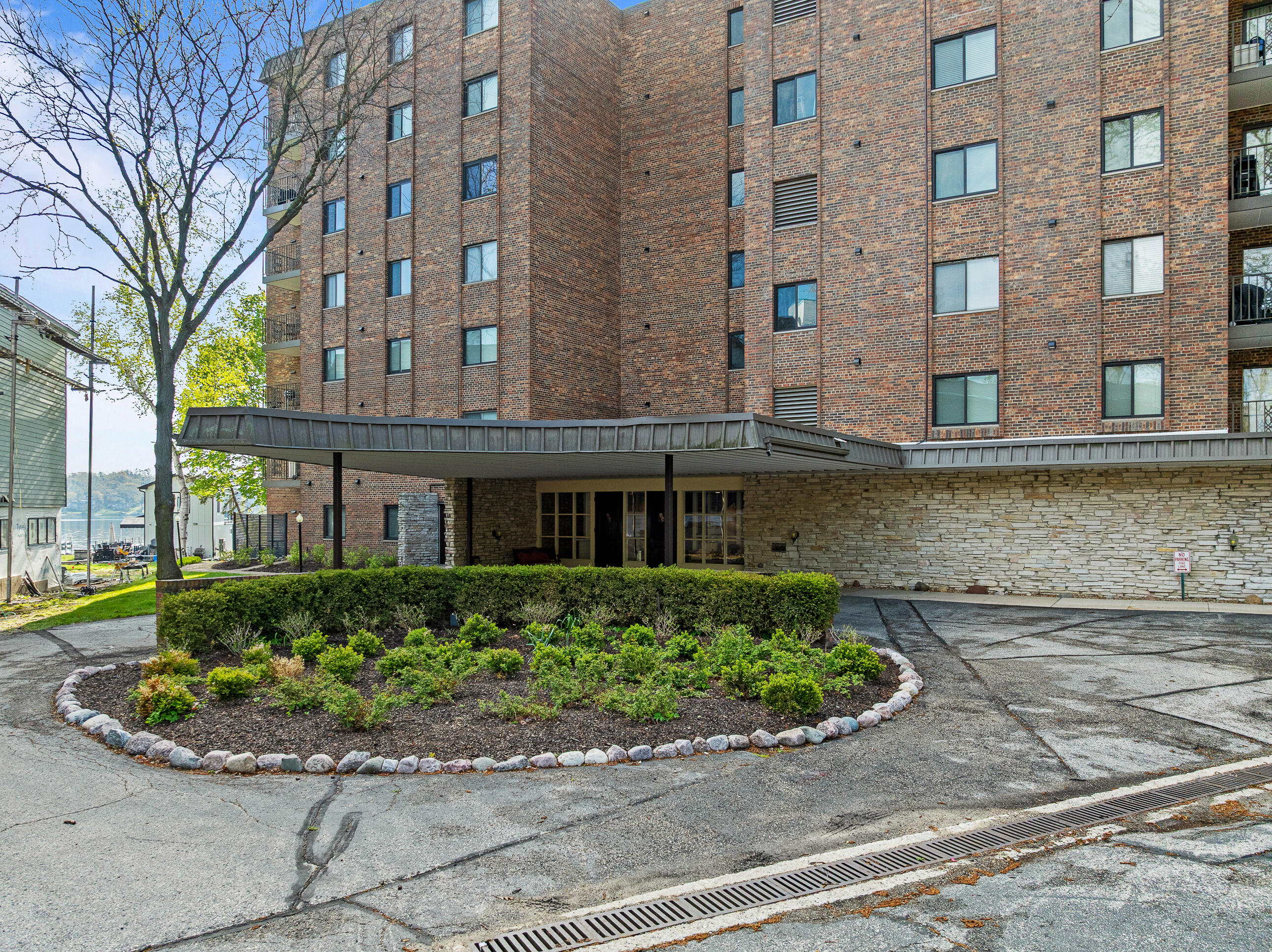 9 S Walworth Ave Unit: 603