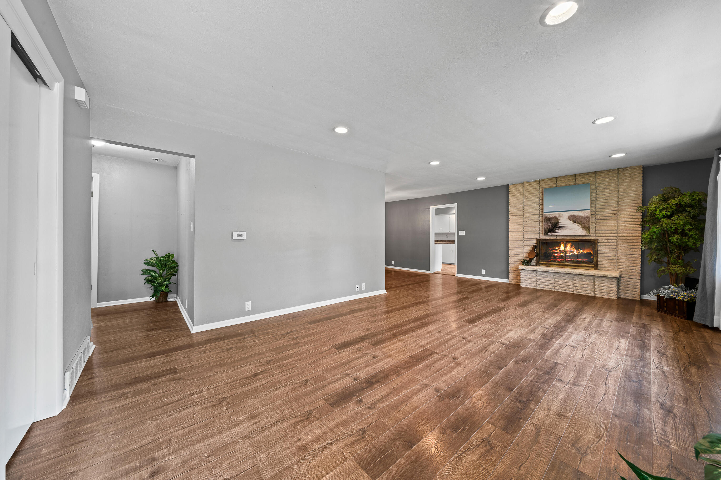 417 W Geneva St