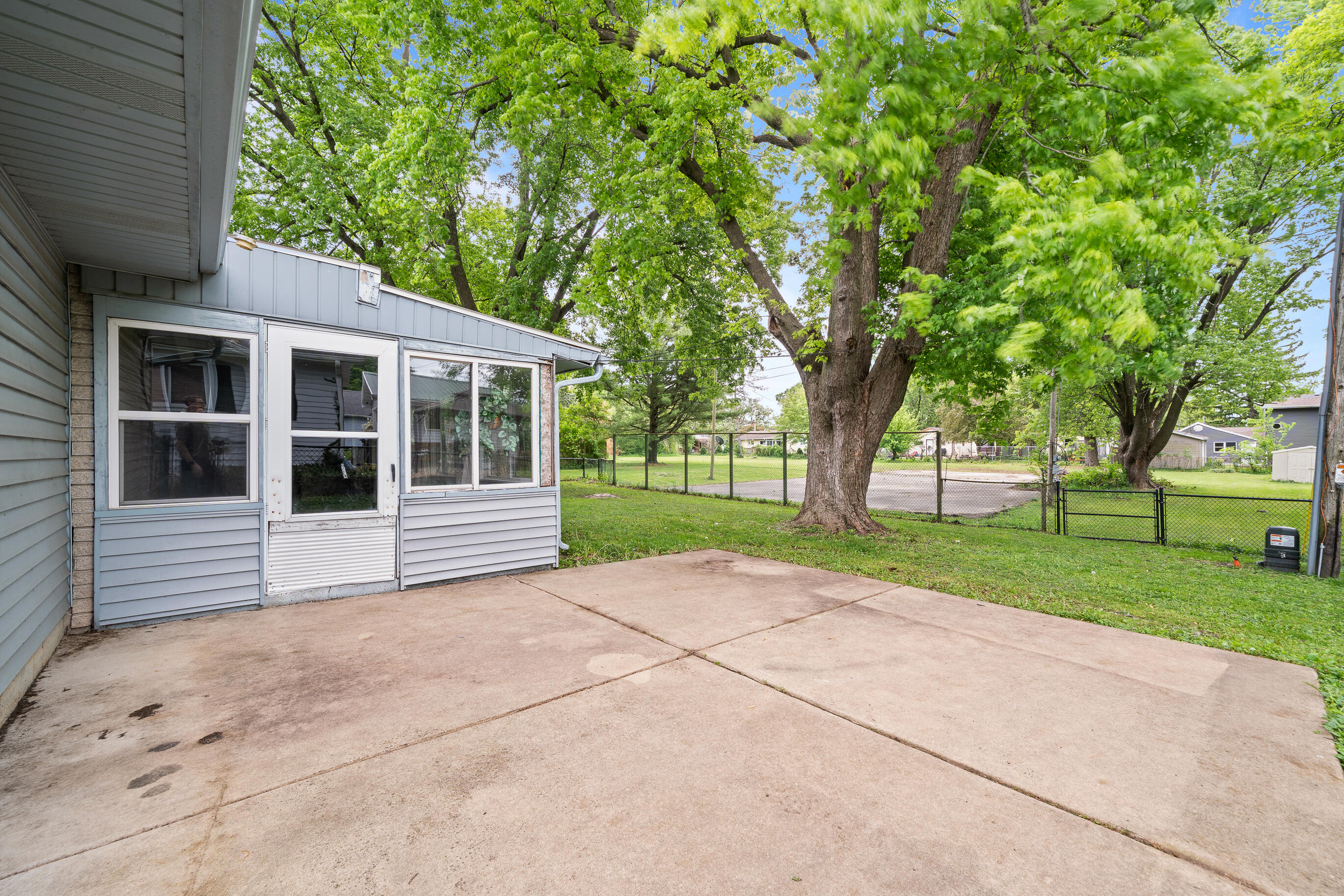 417 W Geneva St
