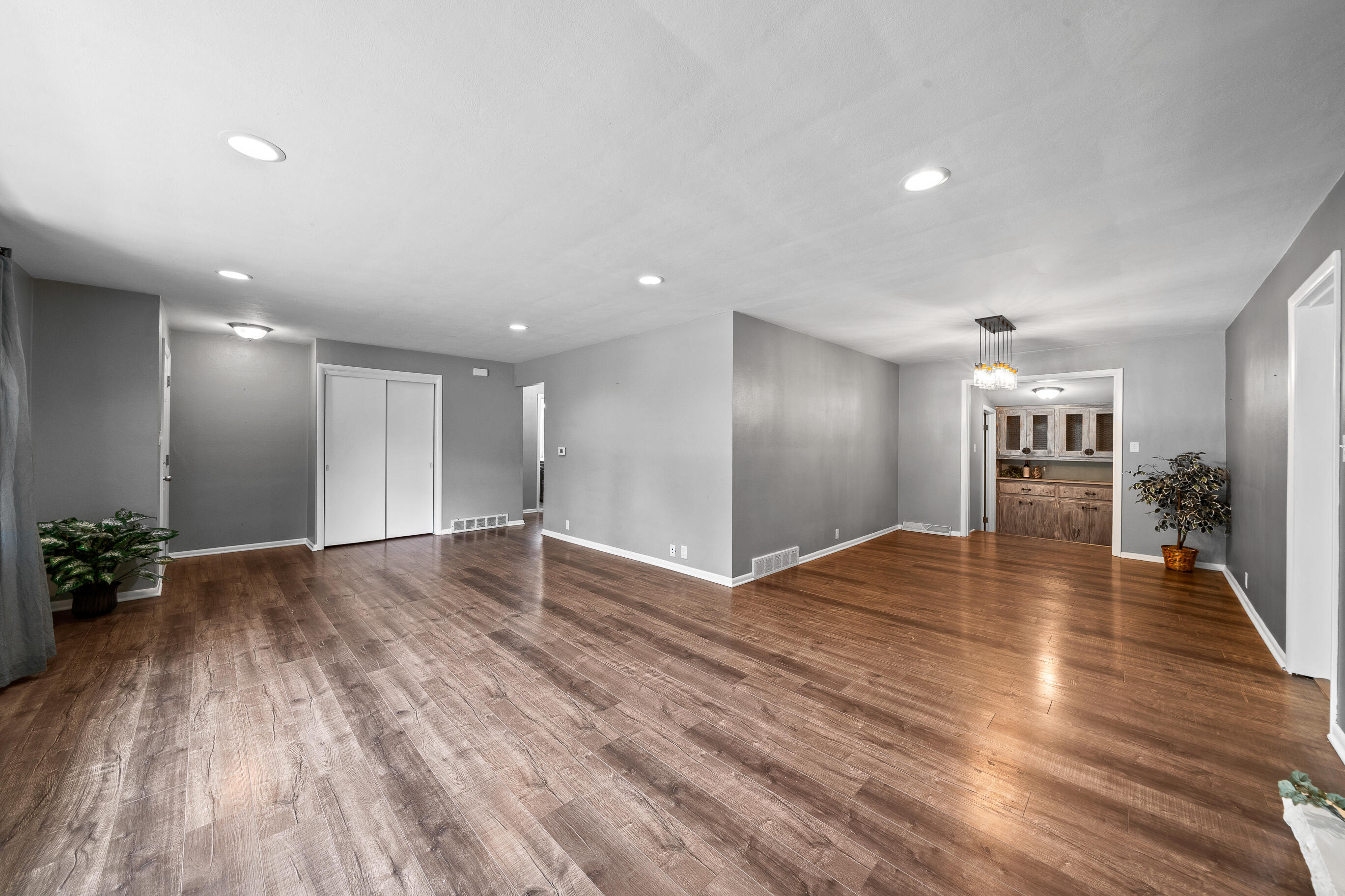 417 W Geneva St