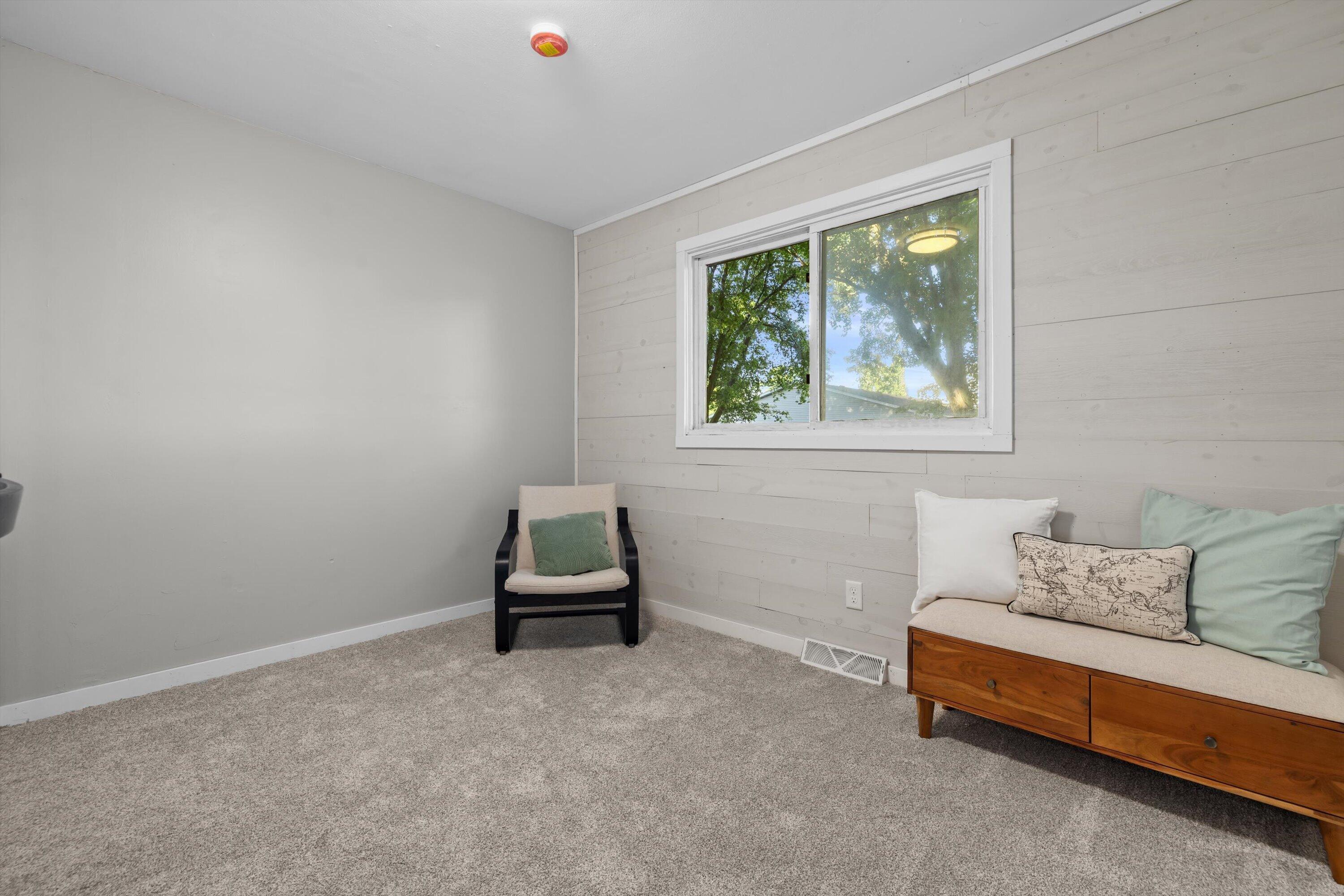 36 N Monica Dr