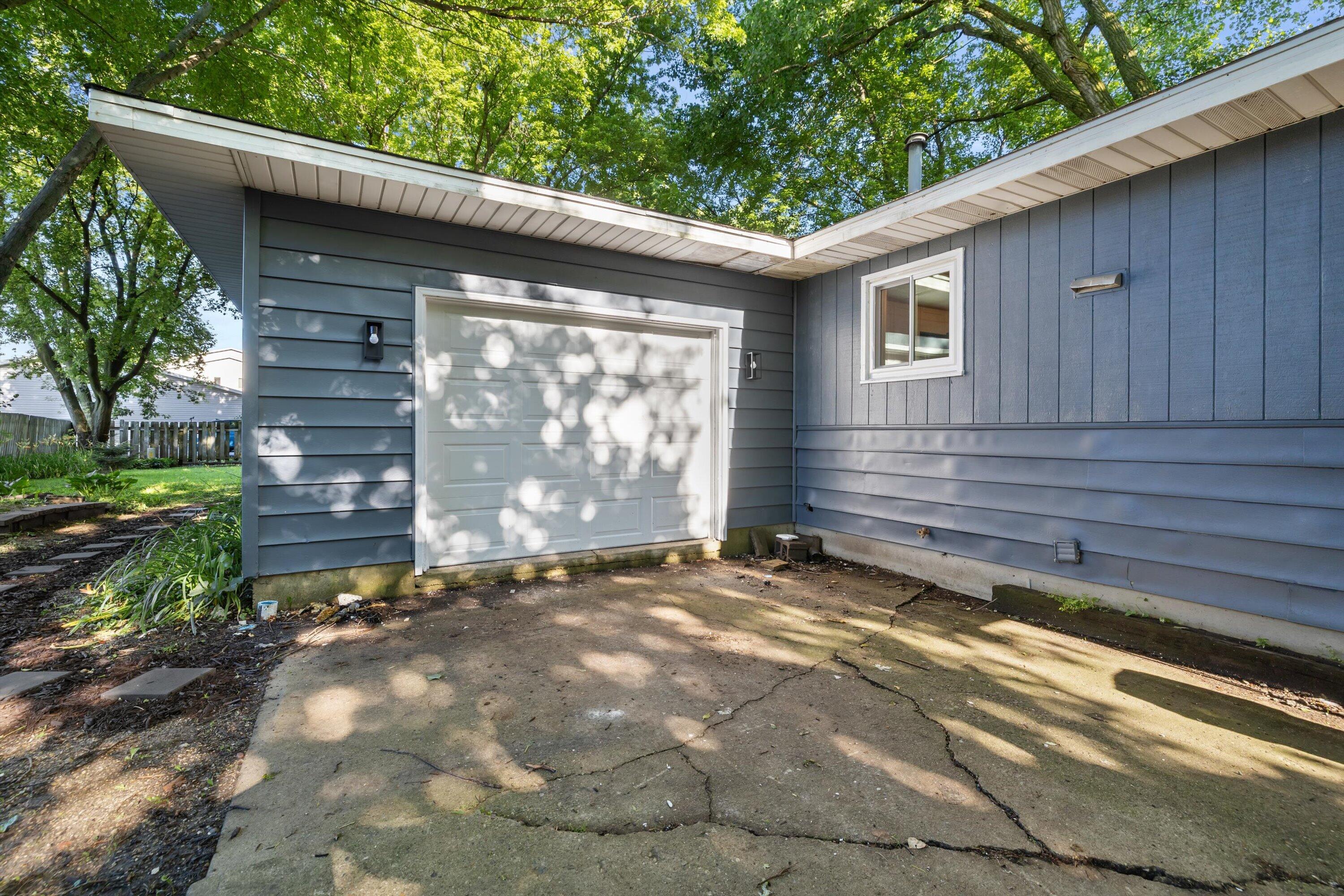 36 N Monica Dr