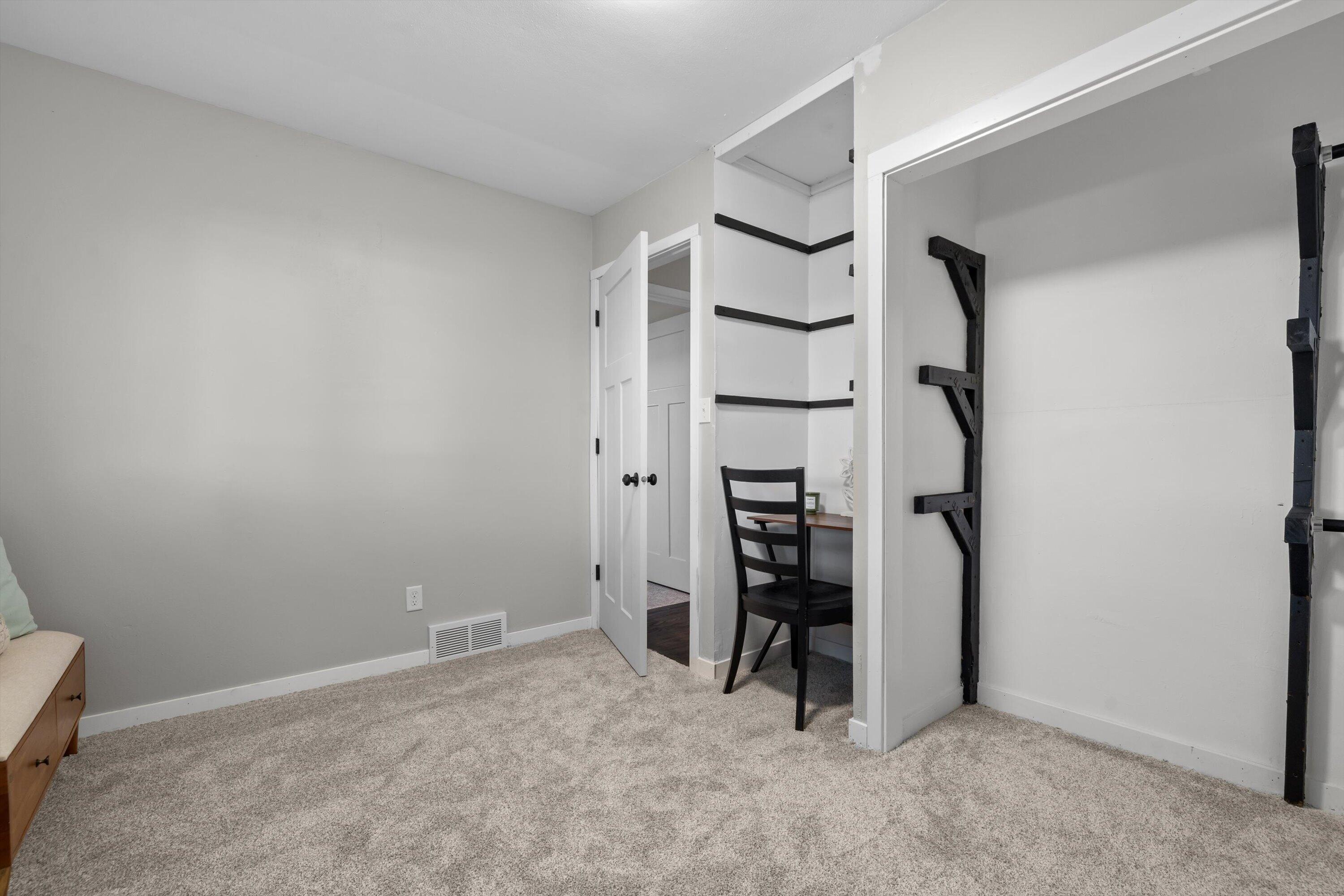 36 N Monica Dr