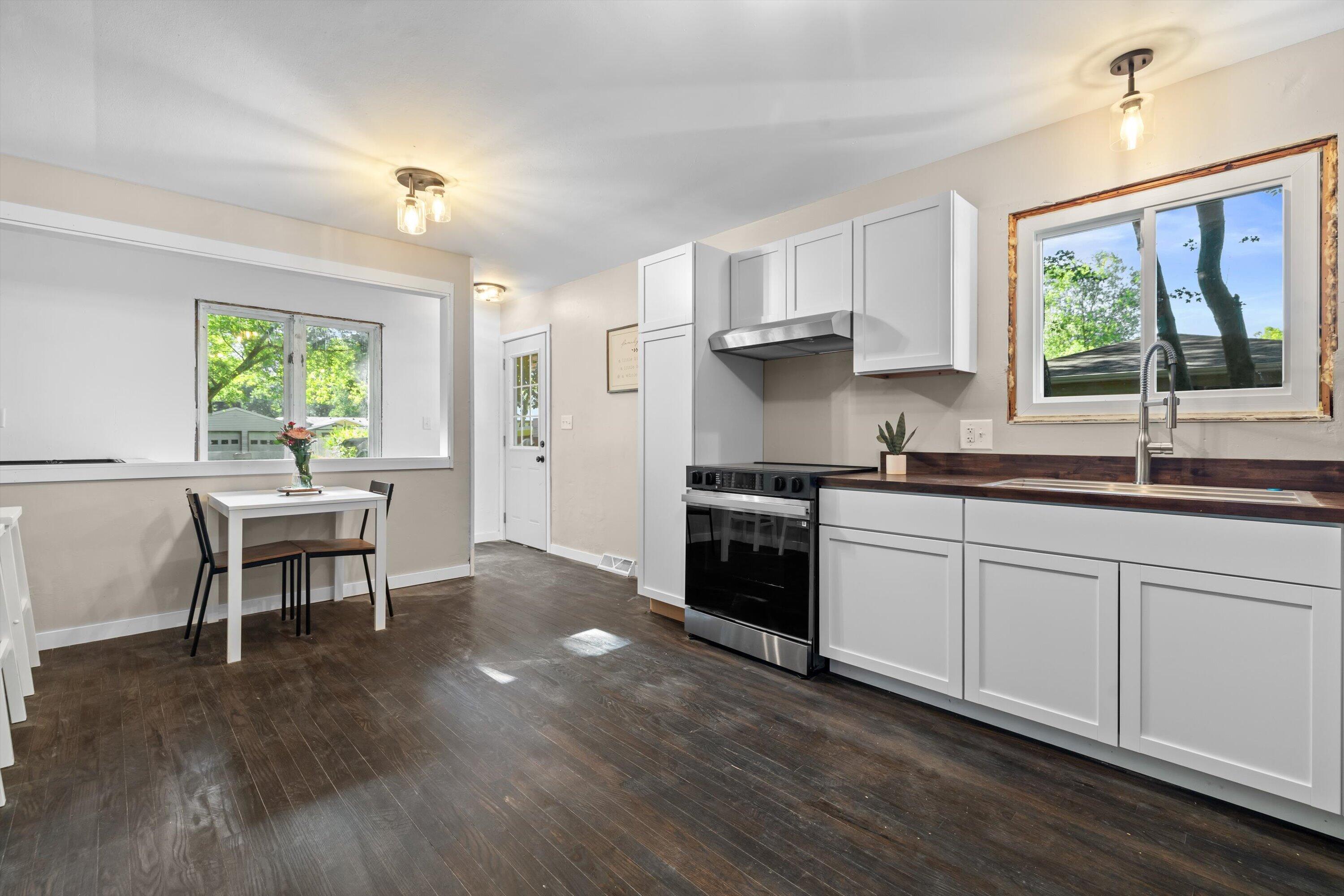 36 N Monica Dr