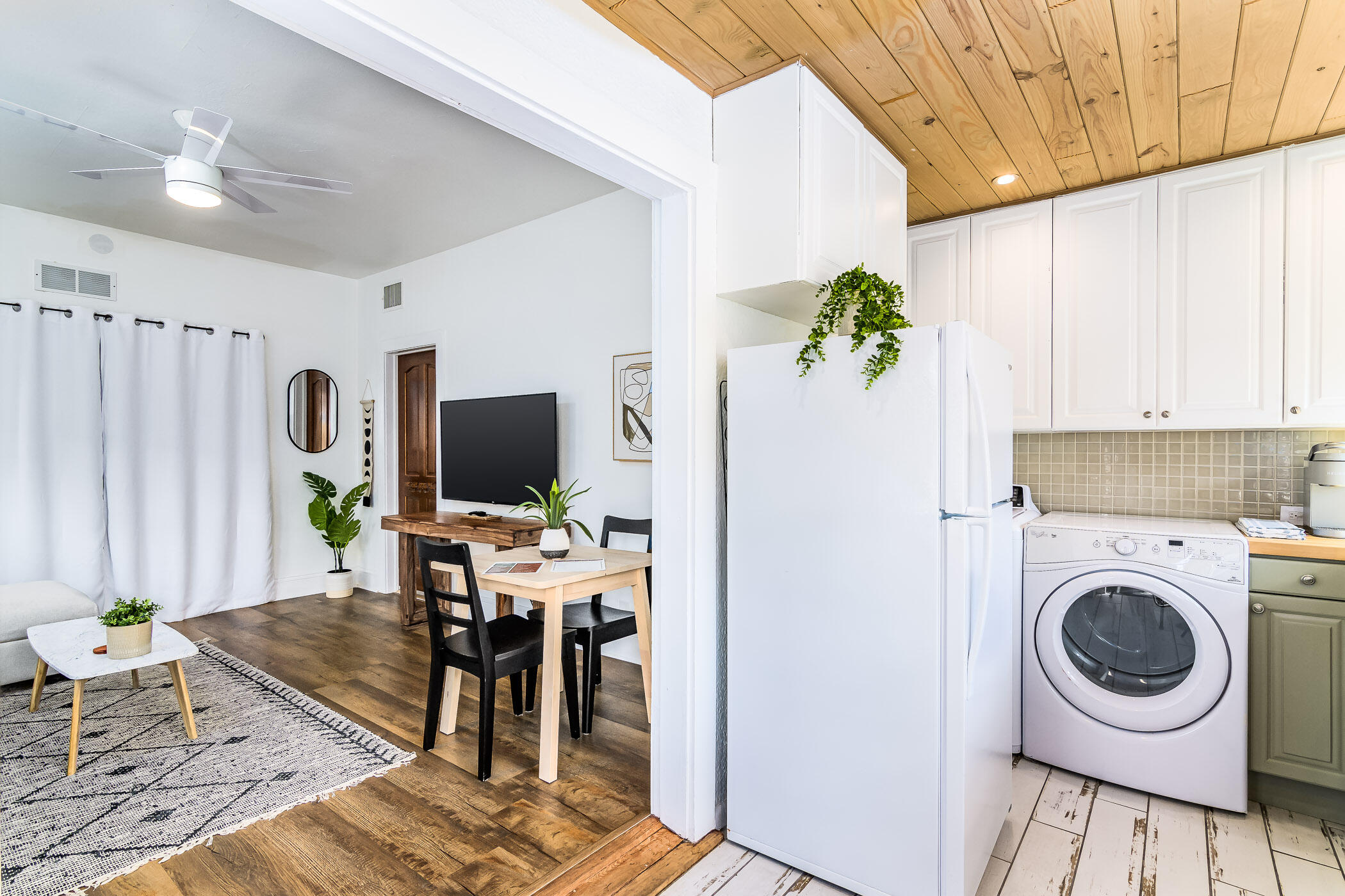 109 W New Haven Avenue, Suite B