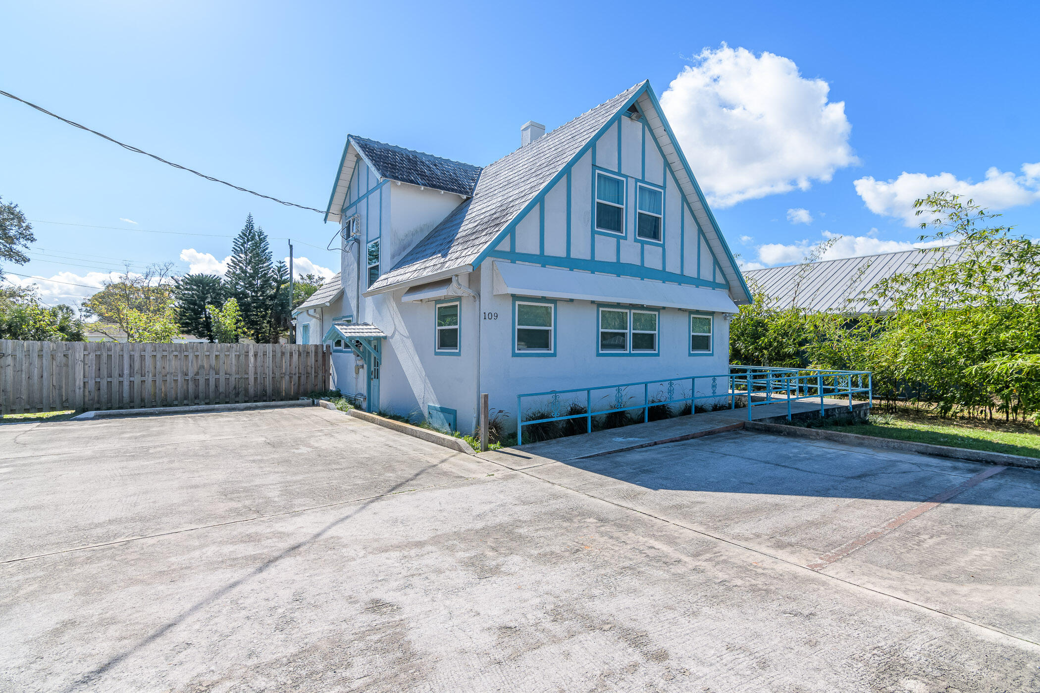 109 W New Haven Avenue, Suite B