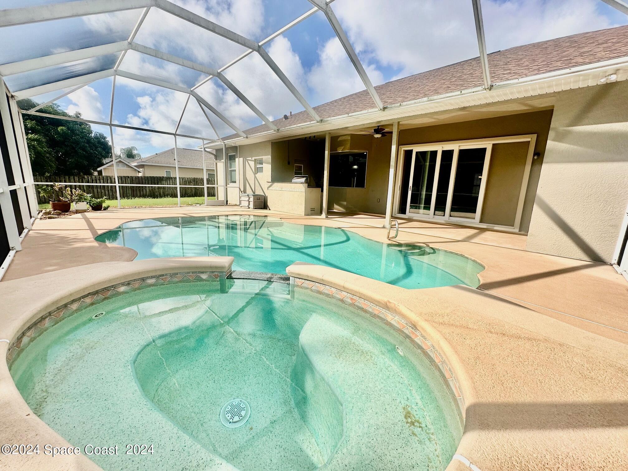 2558 Long Sandy Circle