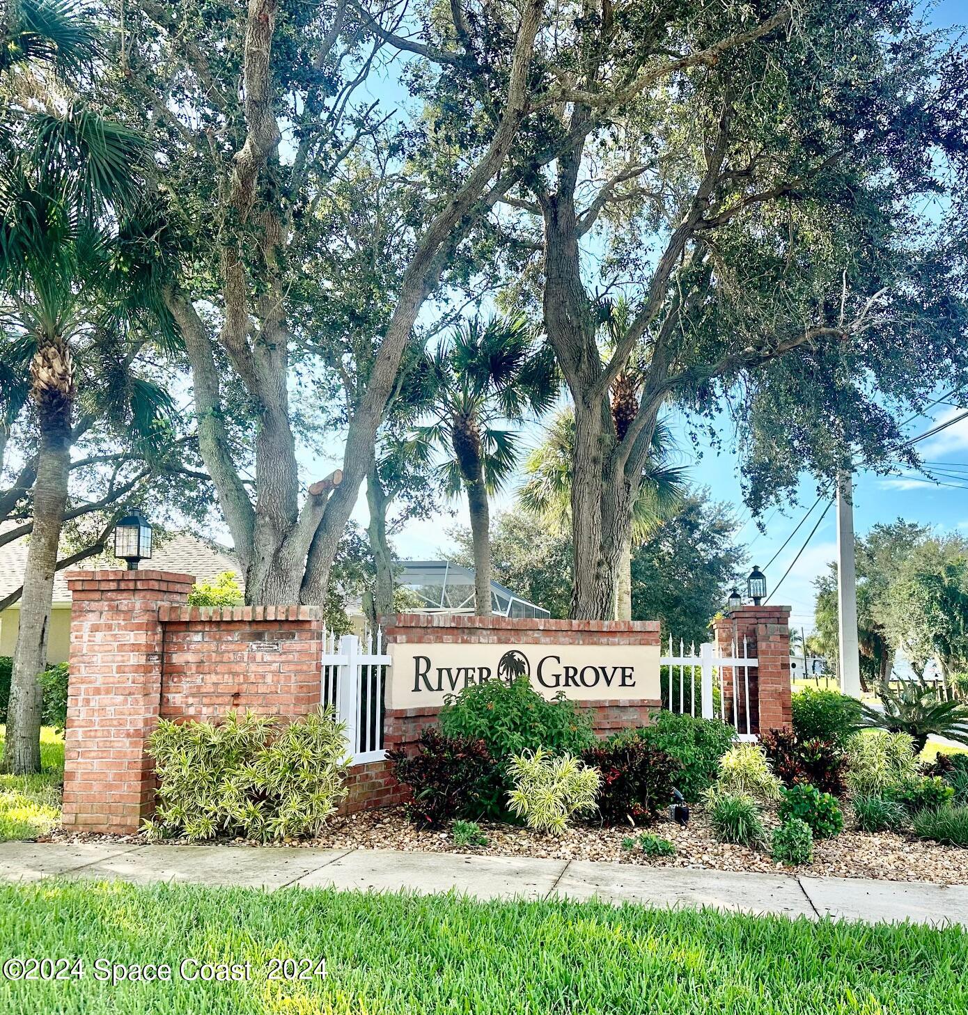 2558 Long Sandy Circle