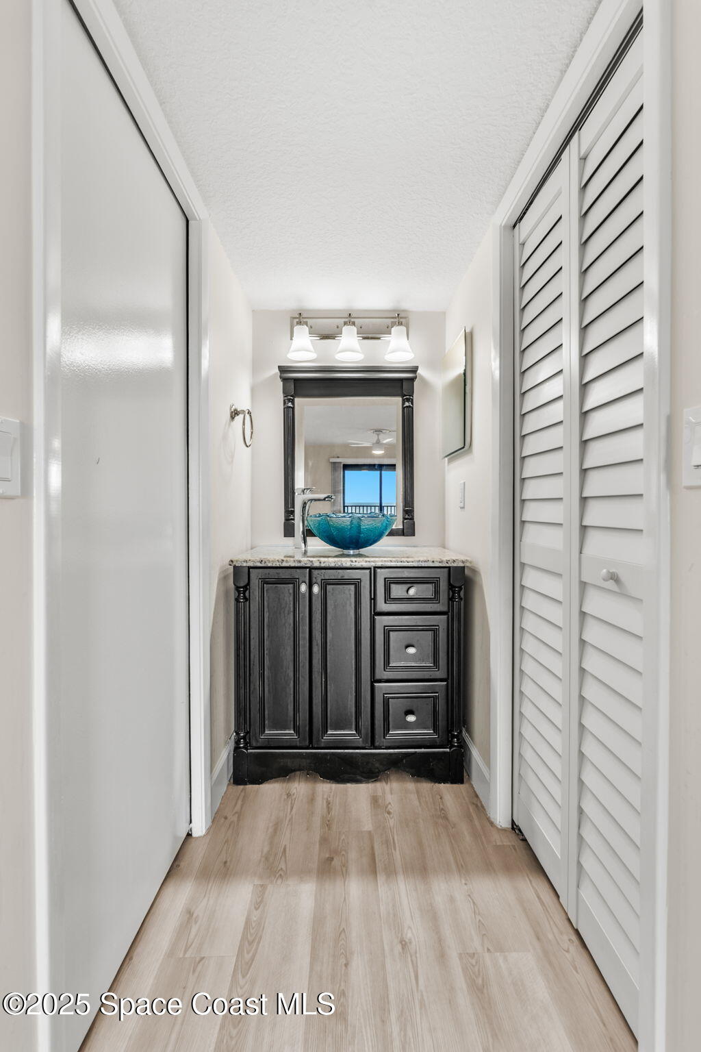 8496 Ridgewood Avenue, 3205