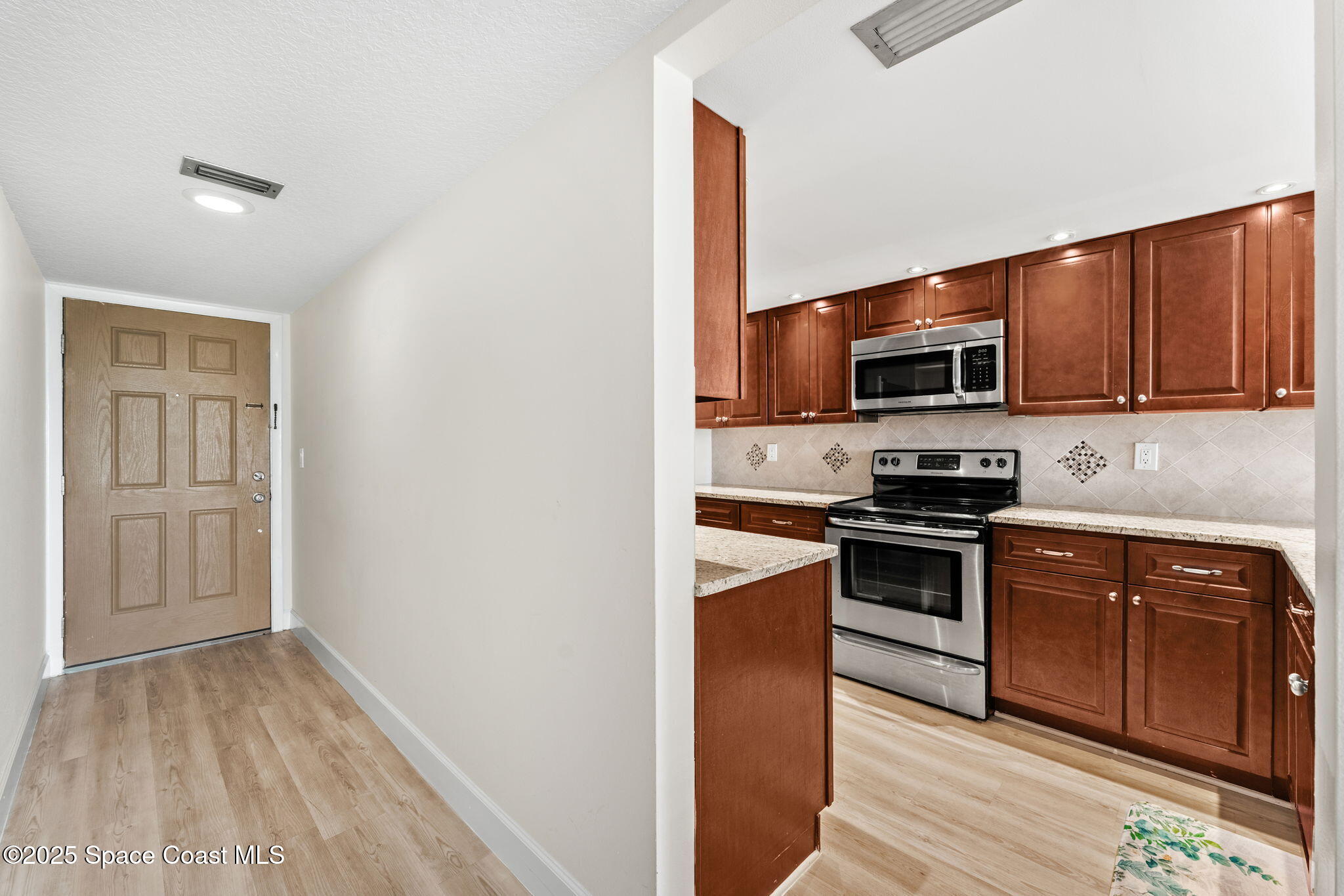 8496 Ridgewood Avenue, 3205