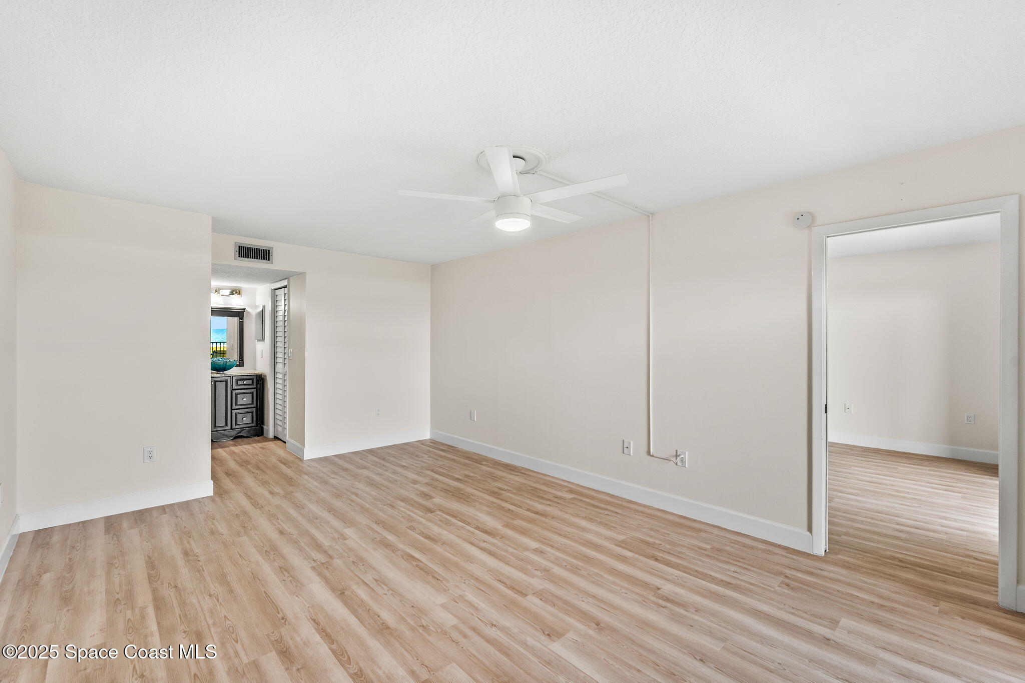 8496 Ridgewood Avenue, 3205