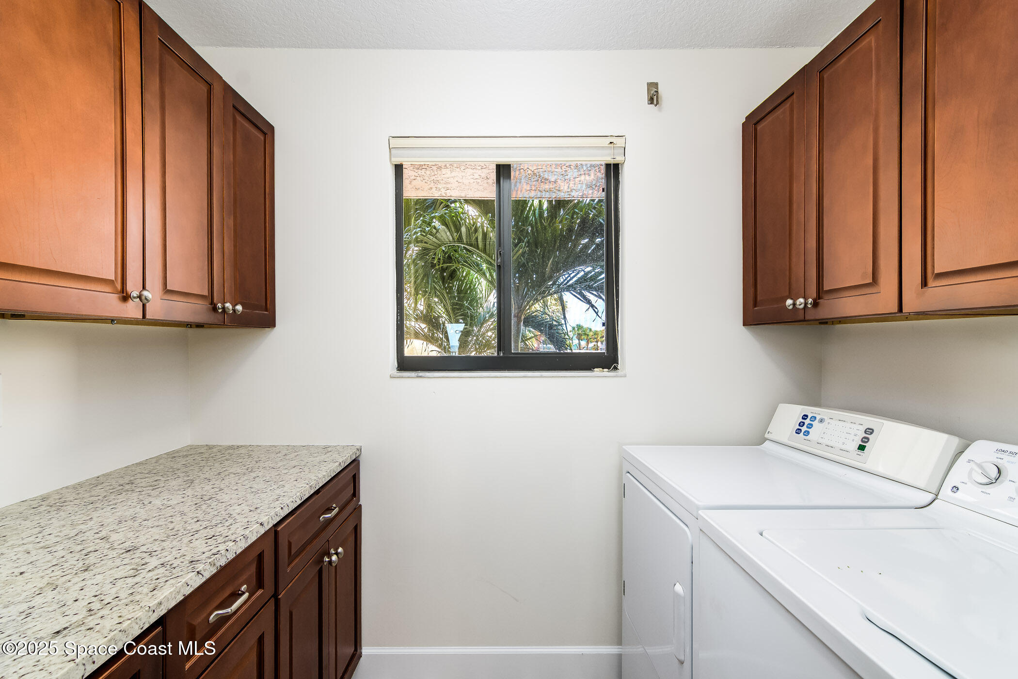 8496 Ridgewood Avenue, 3205