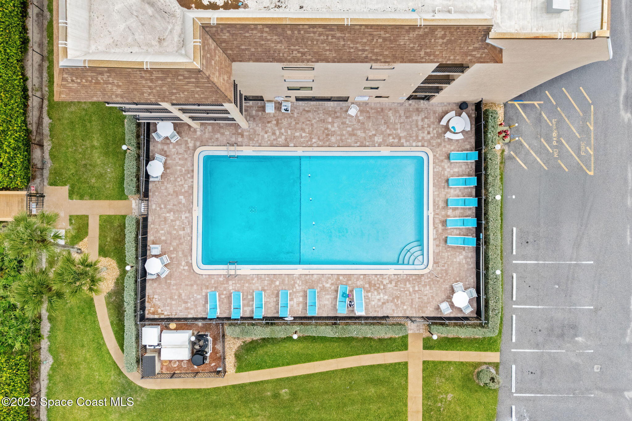 8496 Ridgewood Avenue, 3205