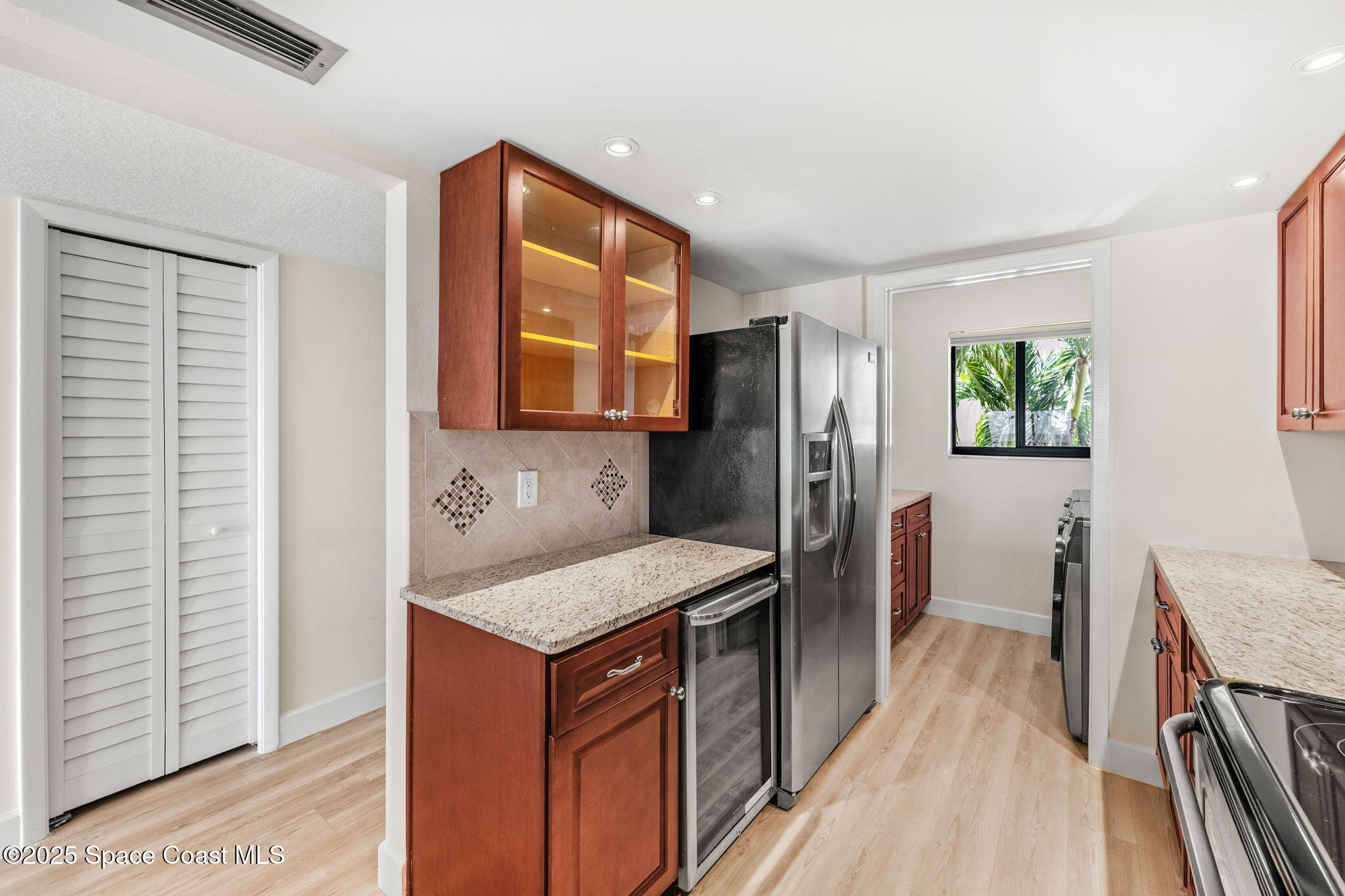 8496 Ridgewood Avenue, 3205