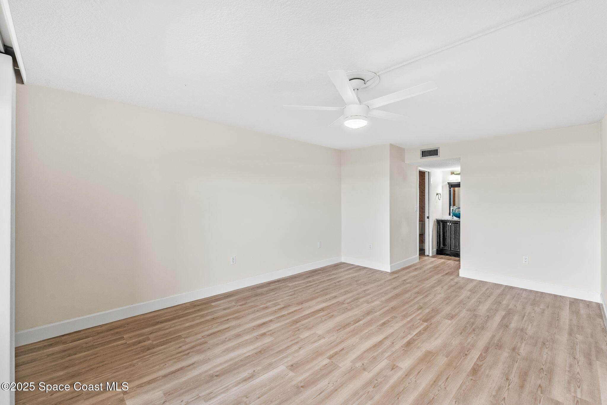 8496 Ridgewood Avenue, 3205
