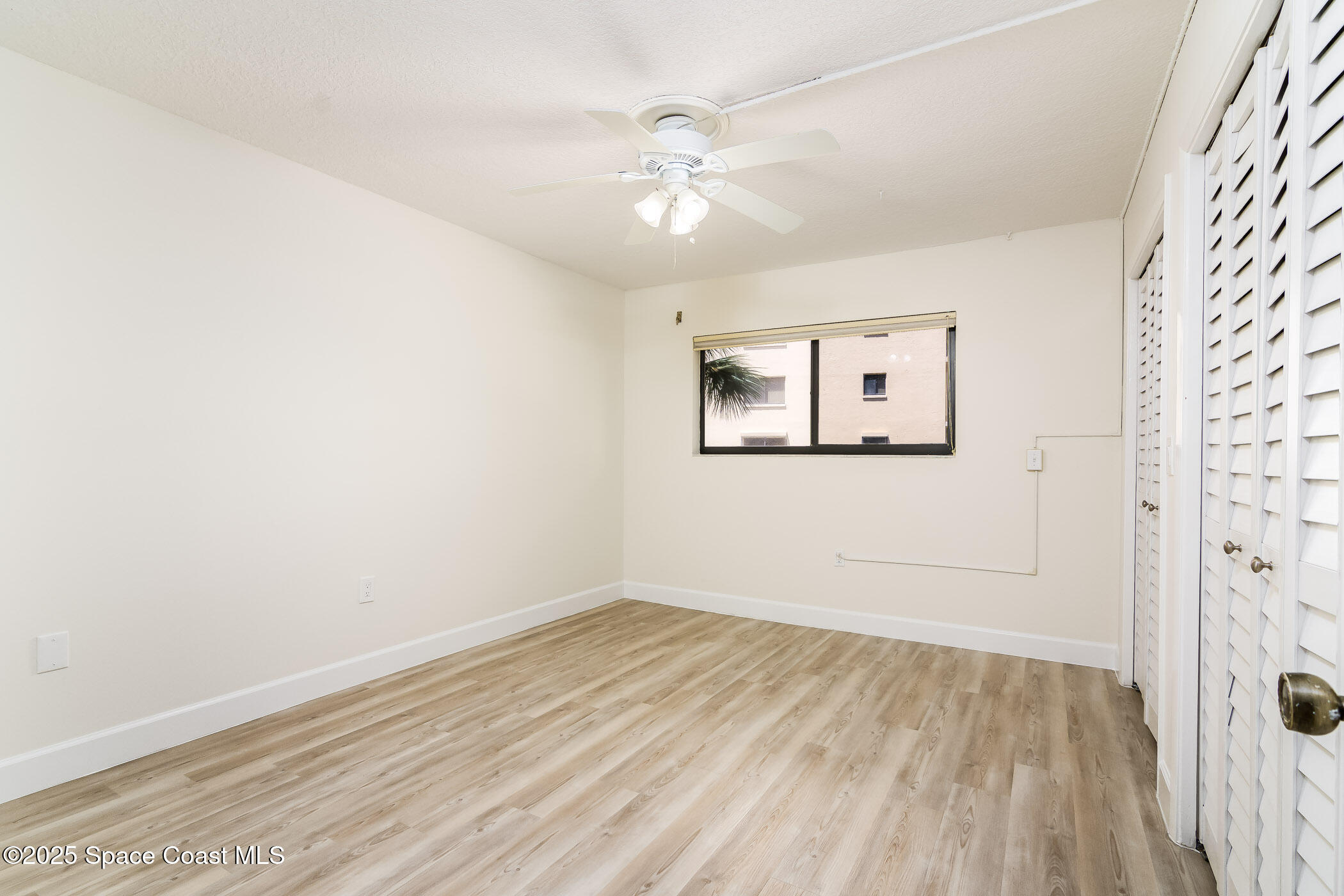 8496 Ridgewood Avenue, 3205