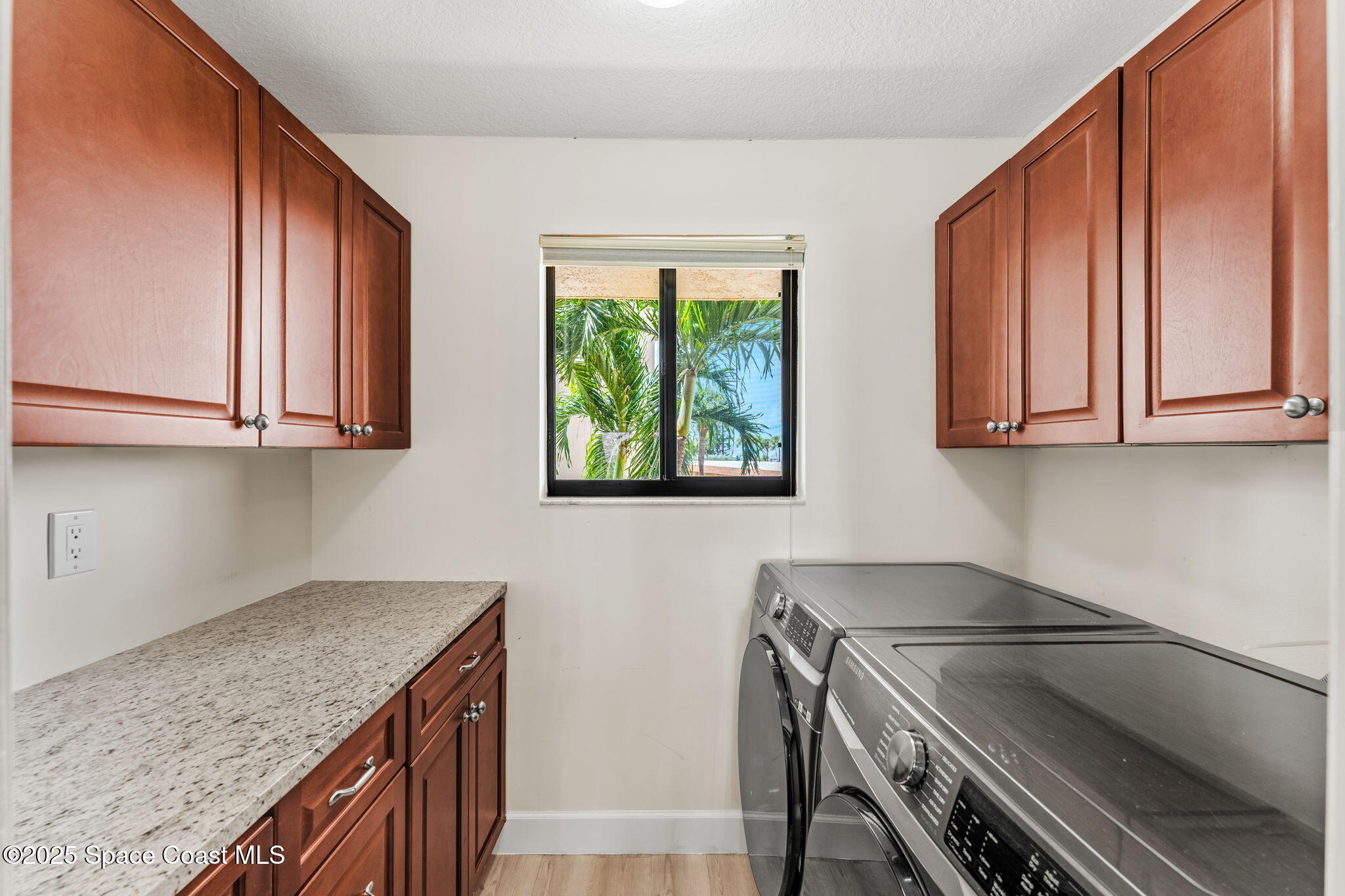 8496 Ridgewood Avenue, 3205