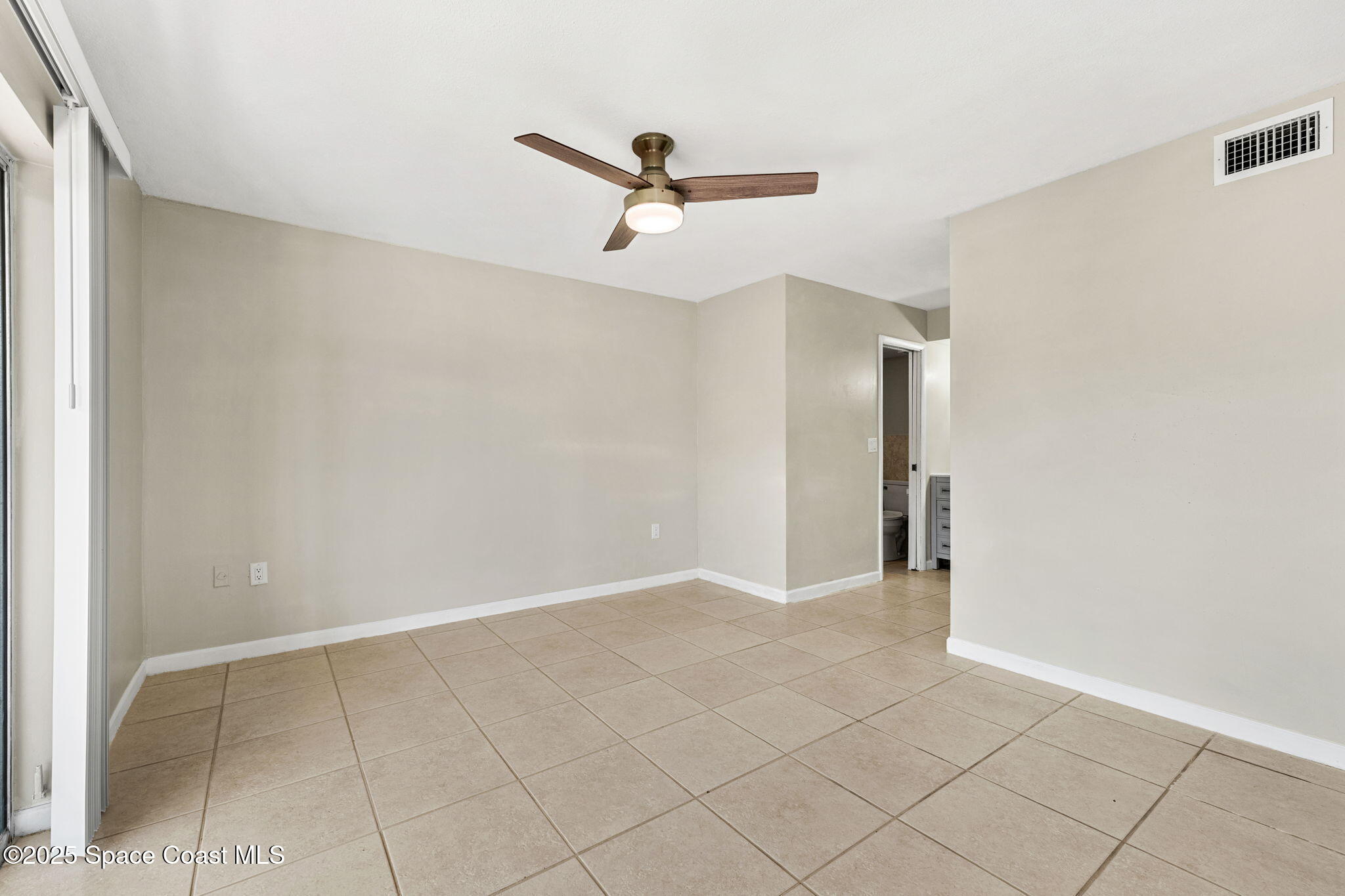 8000 Ridgewood Avenue, 110