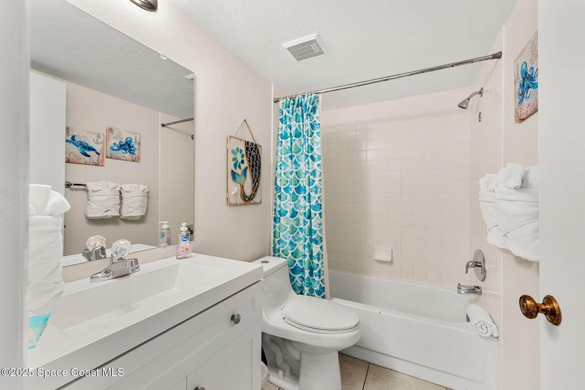 7400 Ridgewood Avenue, 405