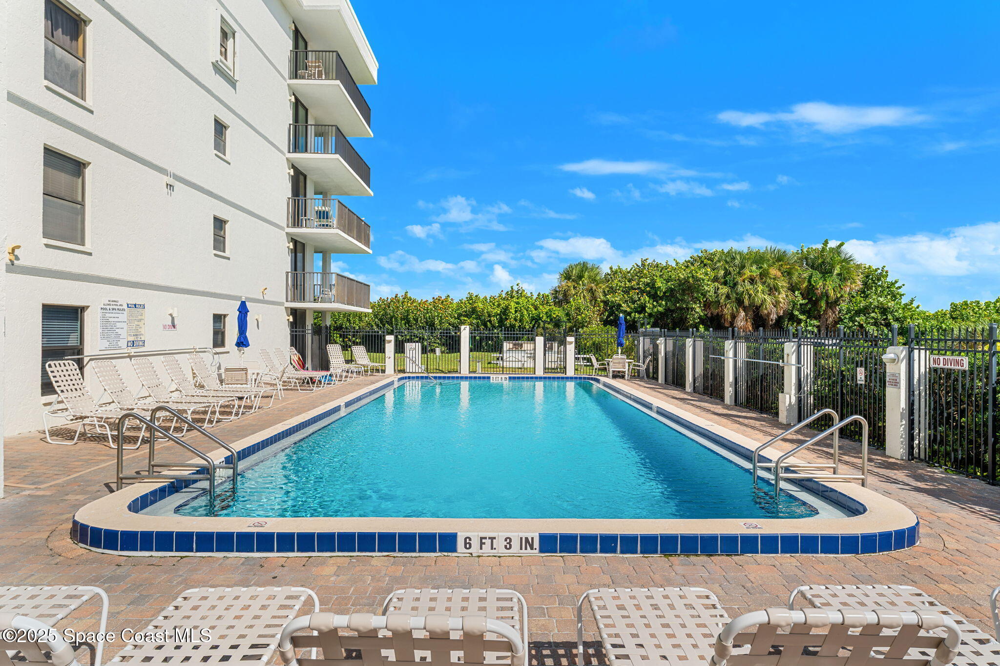7400 Ridgewood Avenue, 405