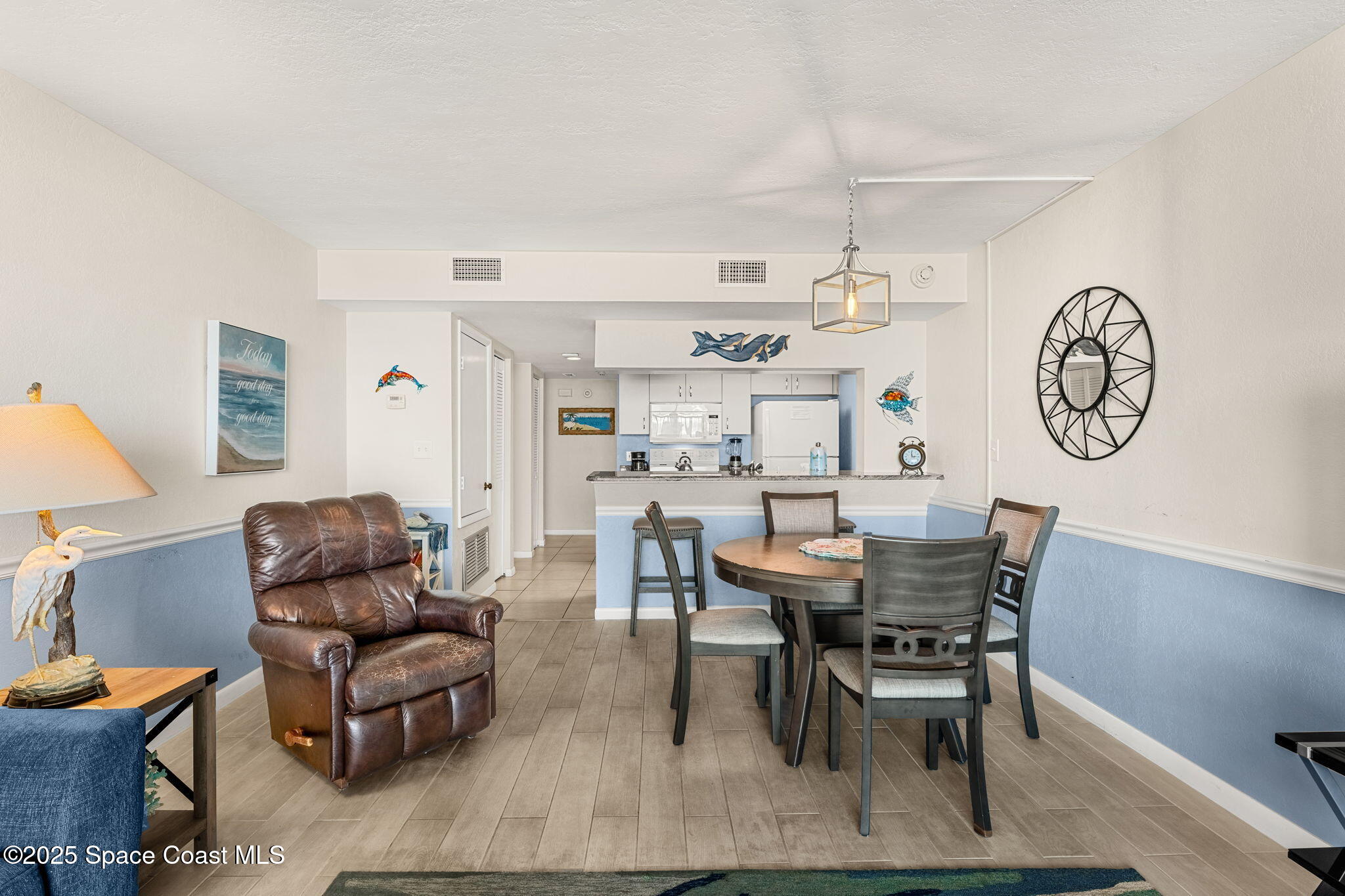 7400 Ridgewood Avenue, 405