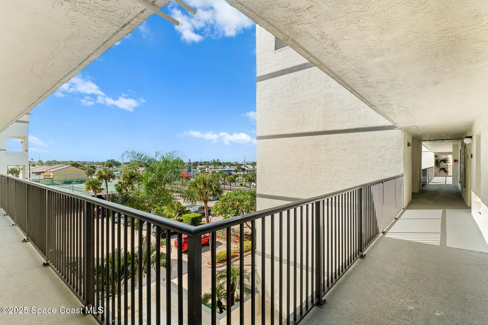 7400 Ridgewood Avenue, 405