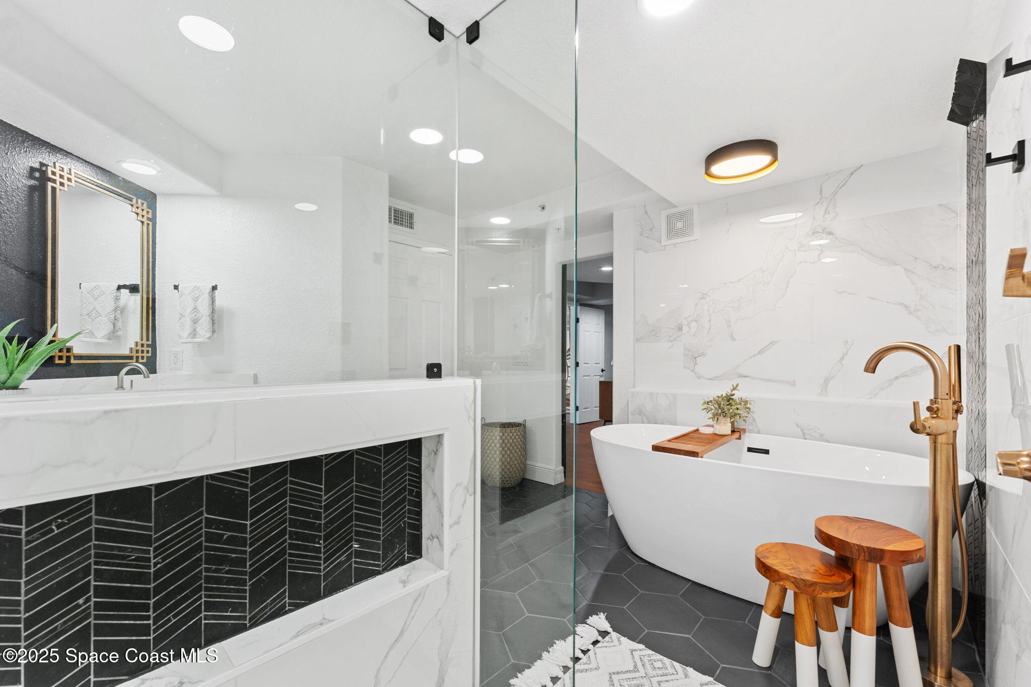 1493 S Atlantic Avenue, 21