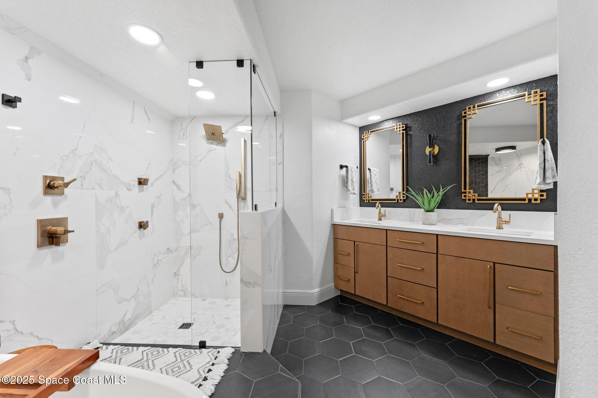 1493 S Atlantic Avenue, 21