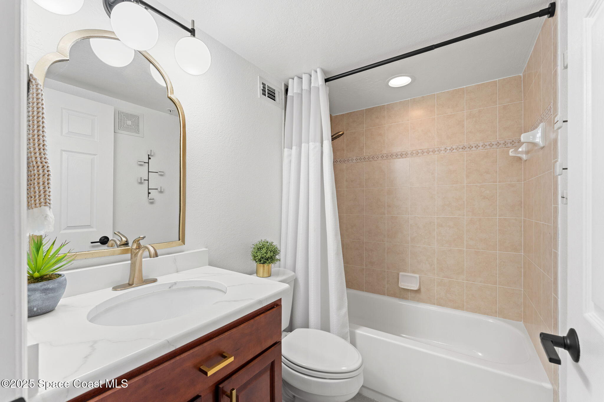 1493 S Atlantic Avenue, 21