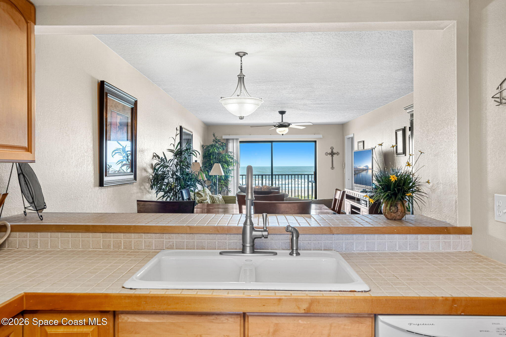 8498 Ridgewood Avenue 2305