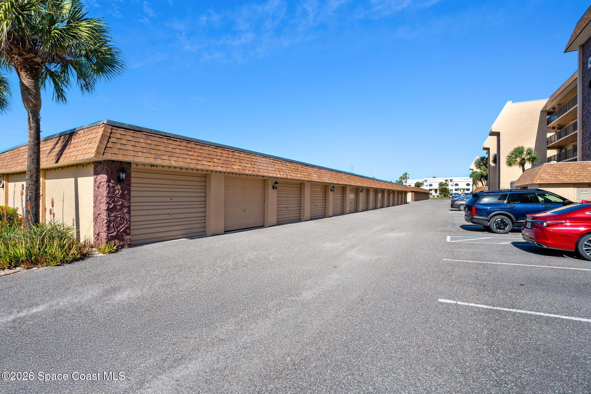 8498 Ridgewood Avenue 2305