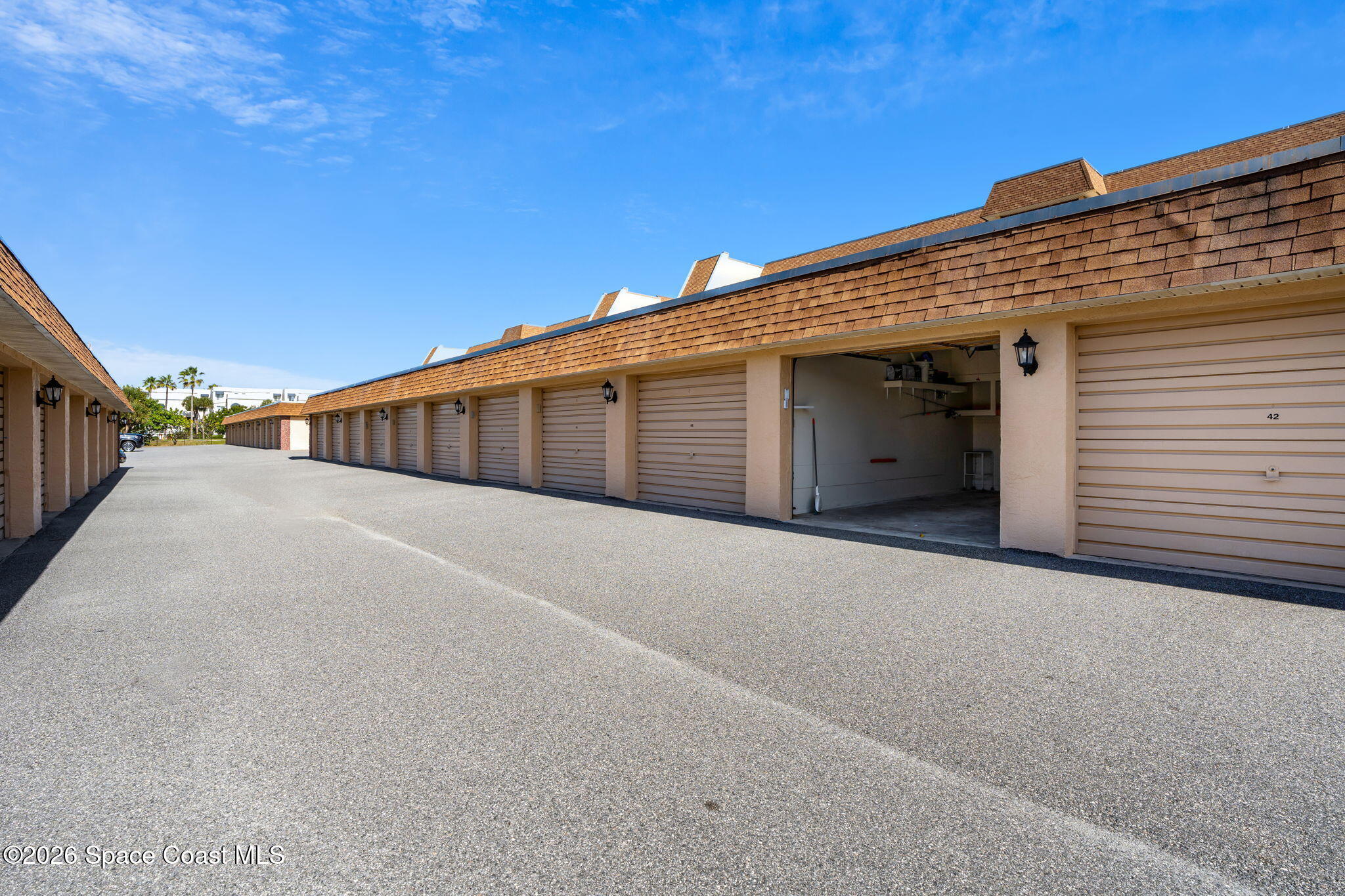 8498 Ridgewood Avenue 2305