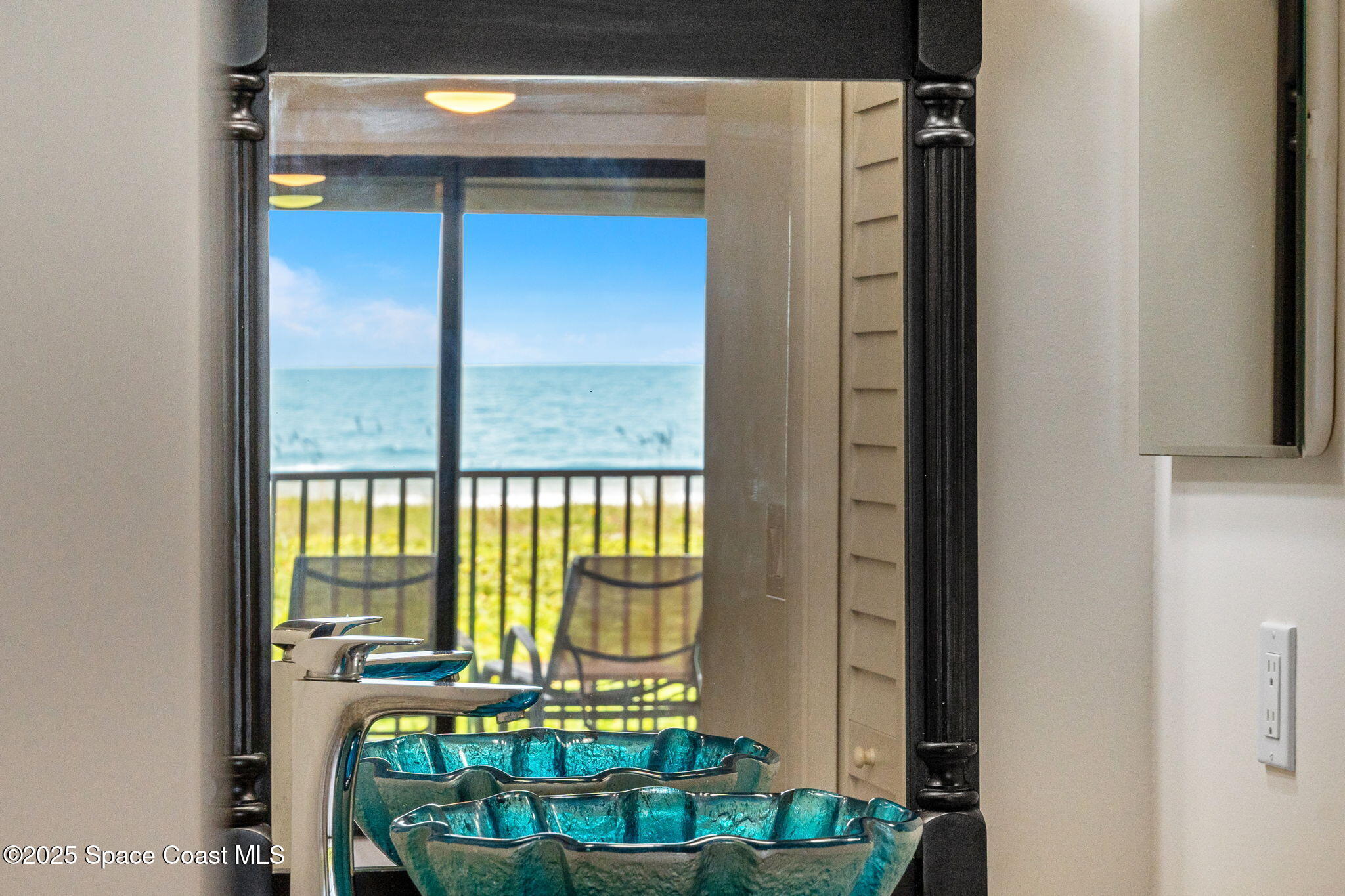 8496 Ridgewood Avenue 3205