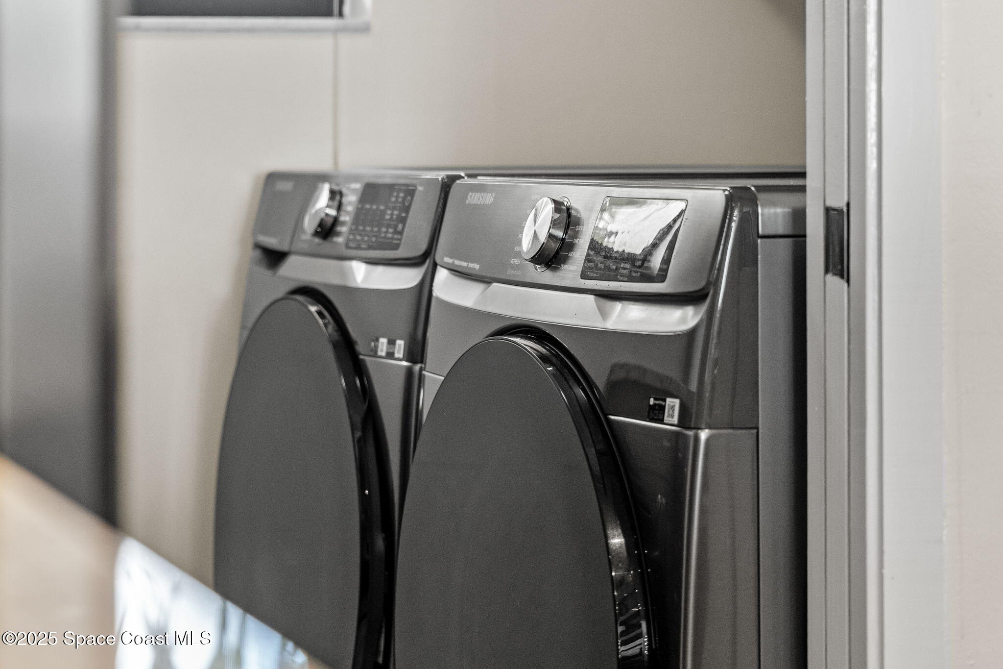 8496 Ridgewood Avenue 3205