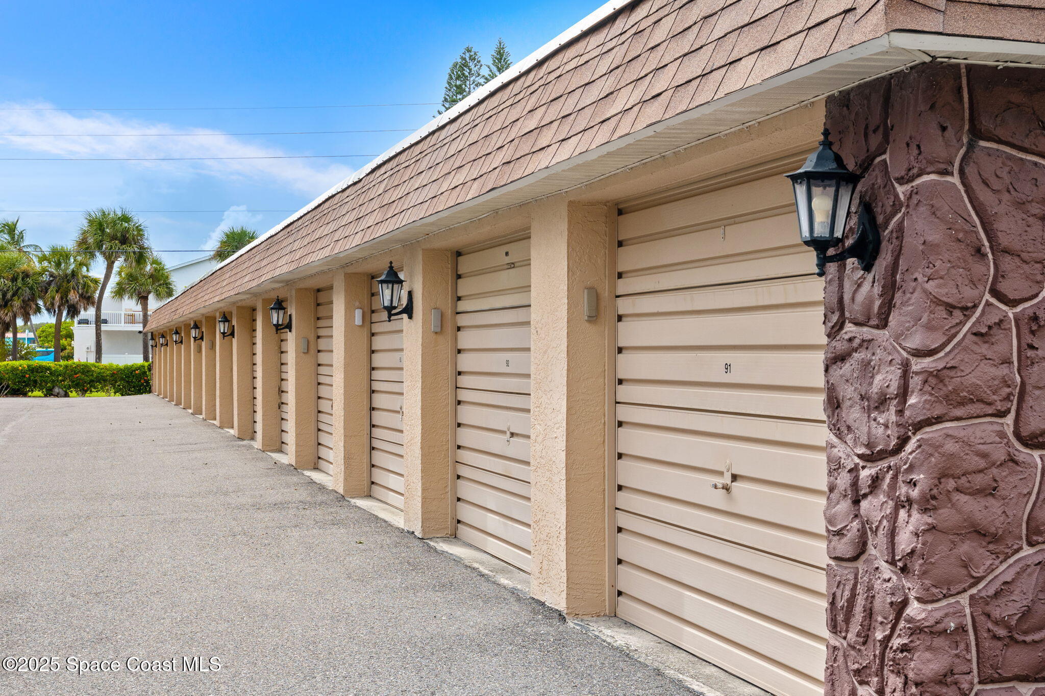 8496 Ridgewood Avenue 3205