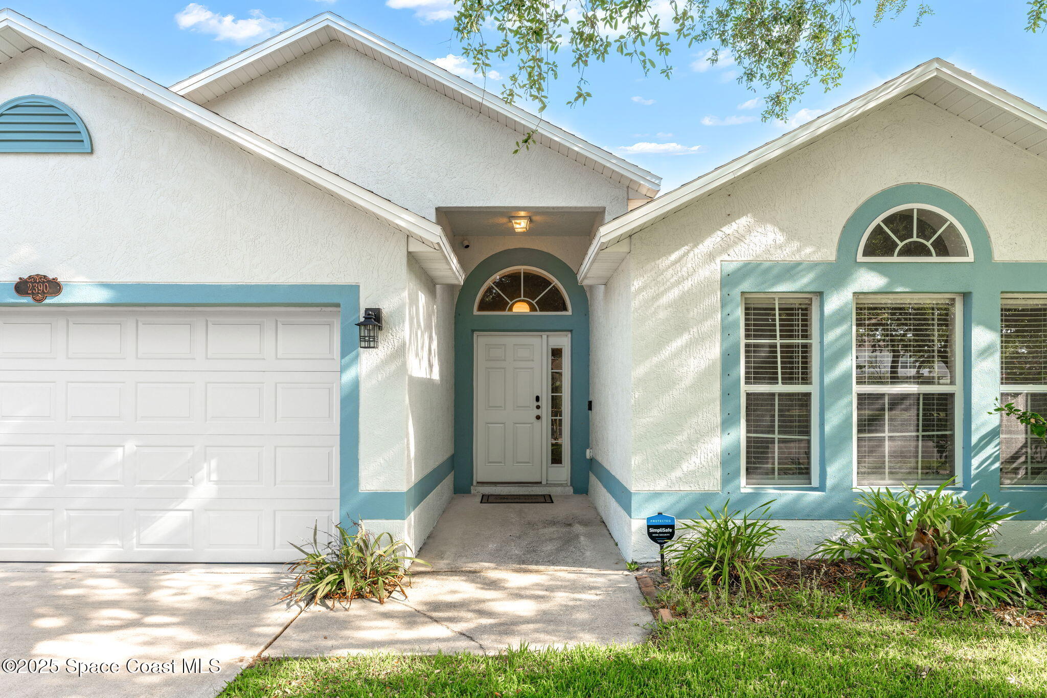 2390 Savannah Boulevard